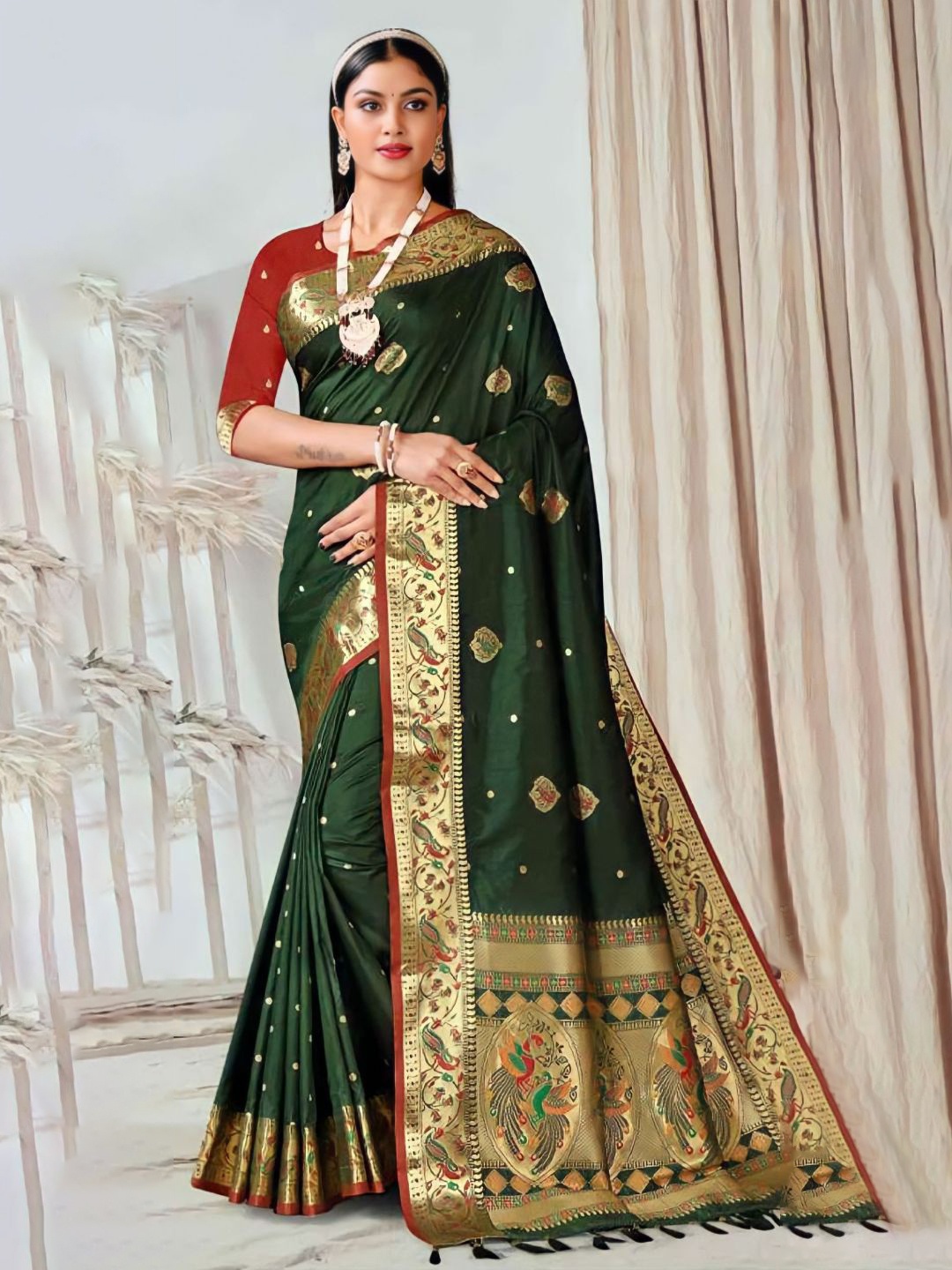 

Mitera Green & Red Ethnic Motif Woven Design Zari Paithani Saree