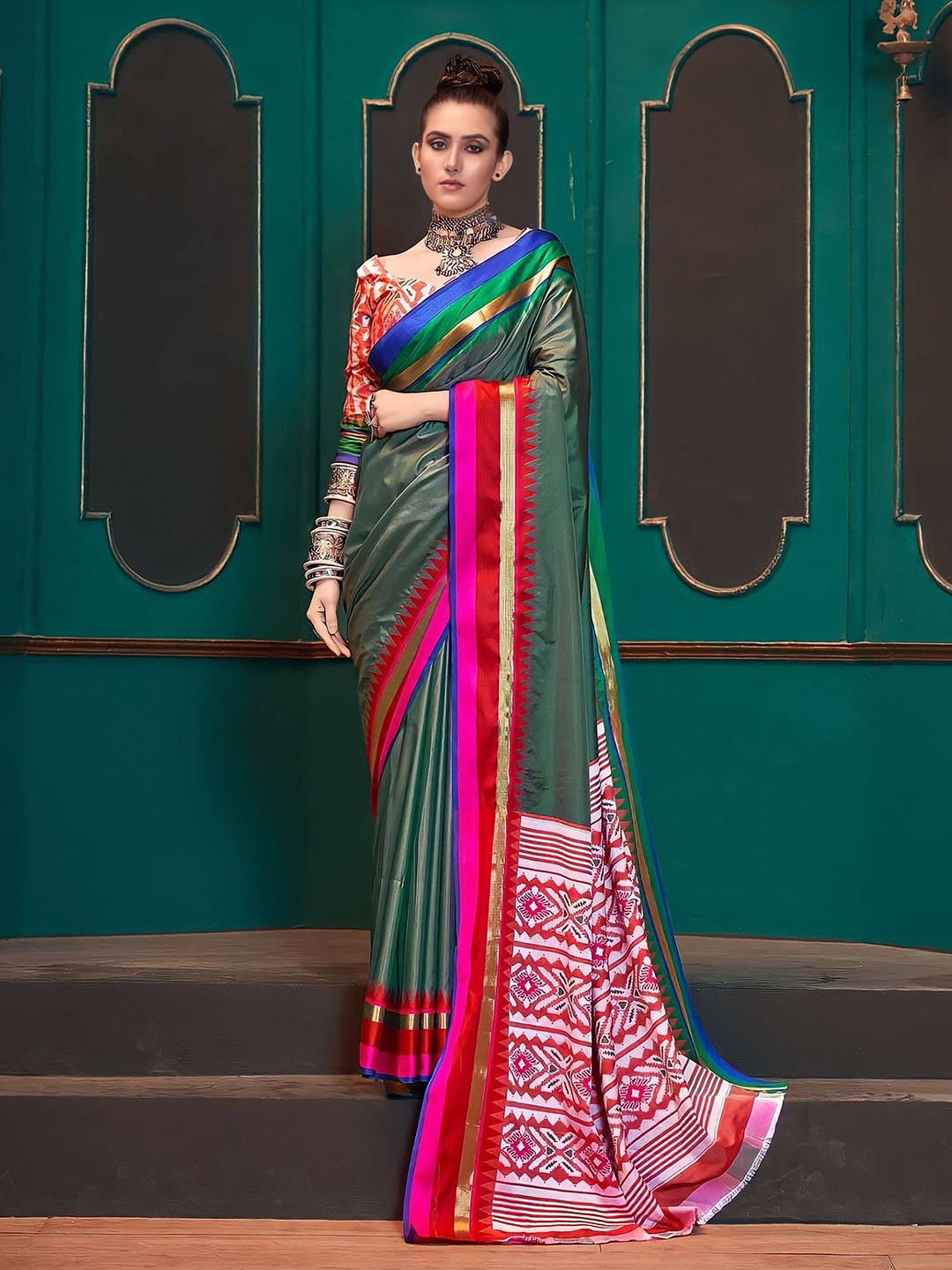 

Mitera Green Zari Banarasi Saree