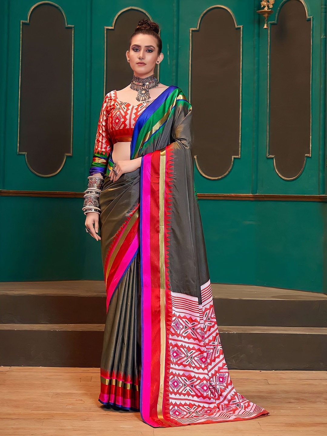 

Mitera Grey Zari Banarasi Saree