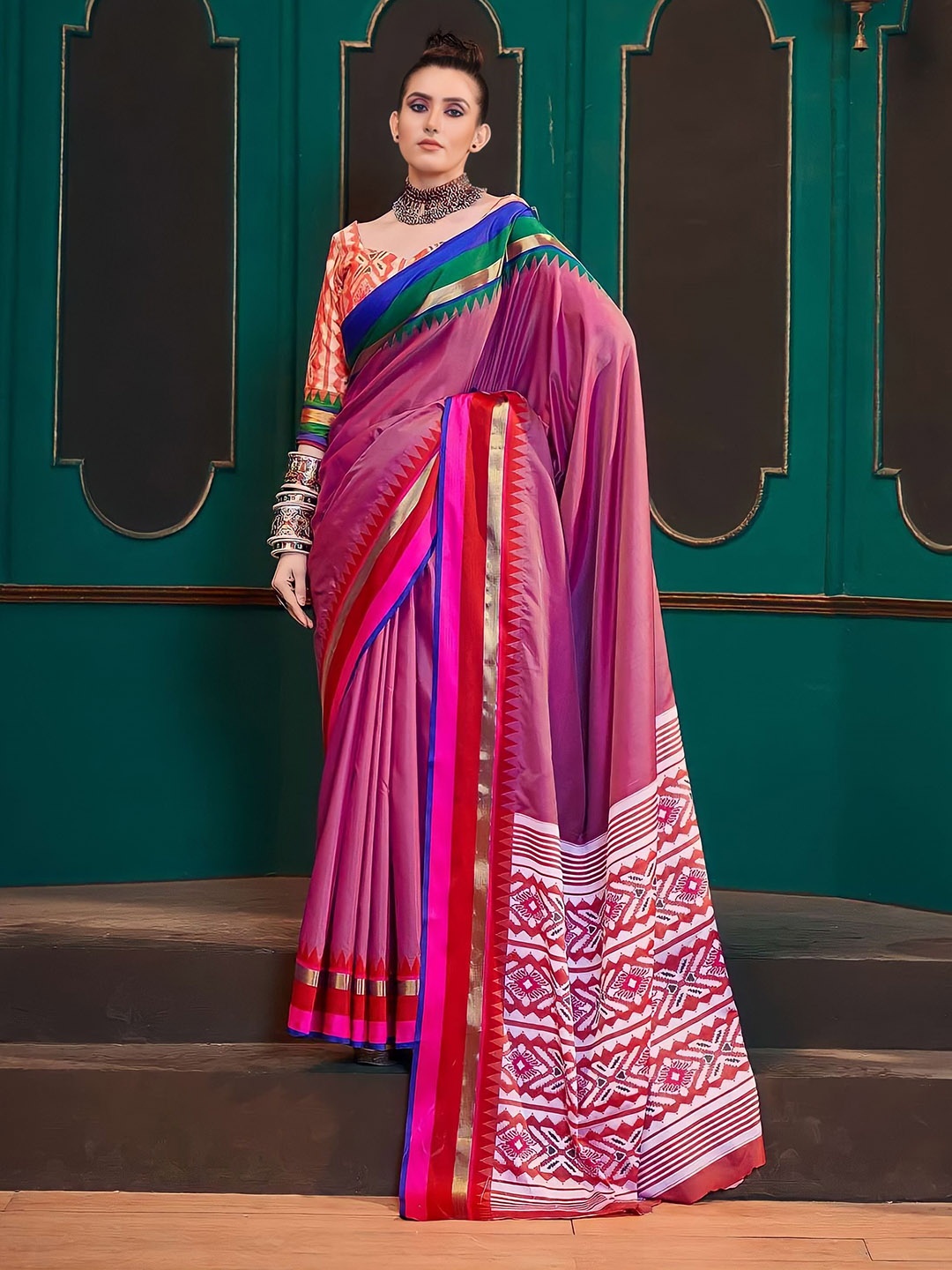 

Mitera Zari Banarasi Saree, Magenta