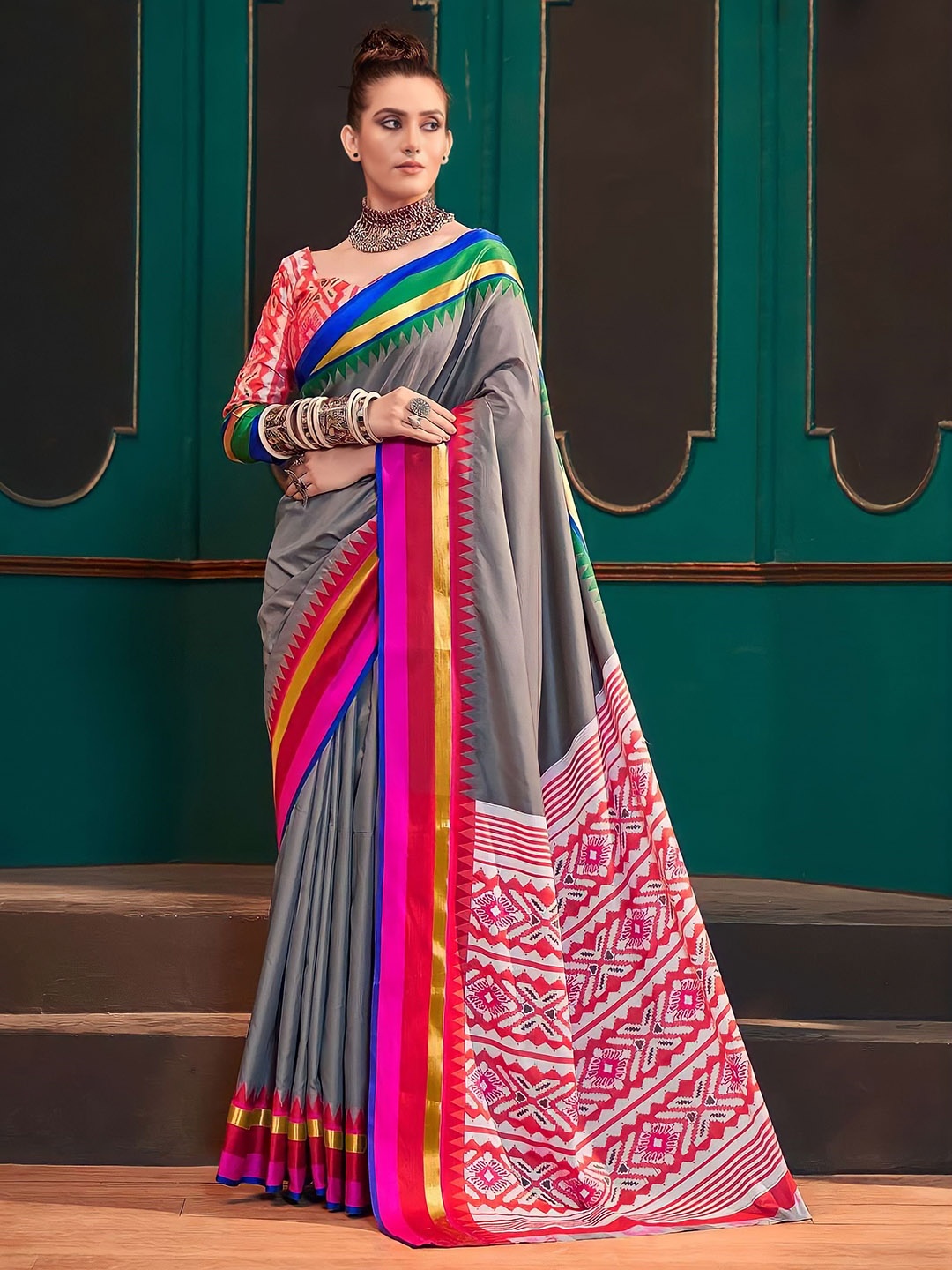 

Mitera Grey & Pink Zari Banarasi Saree