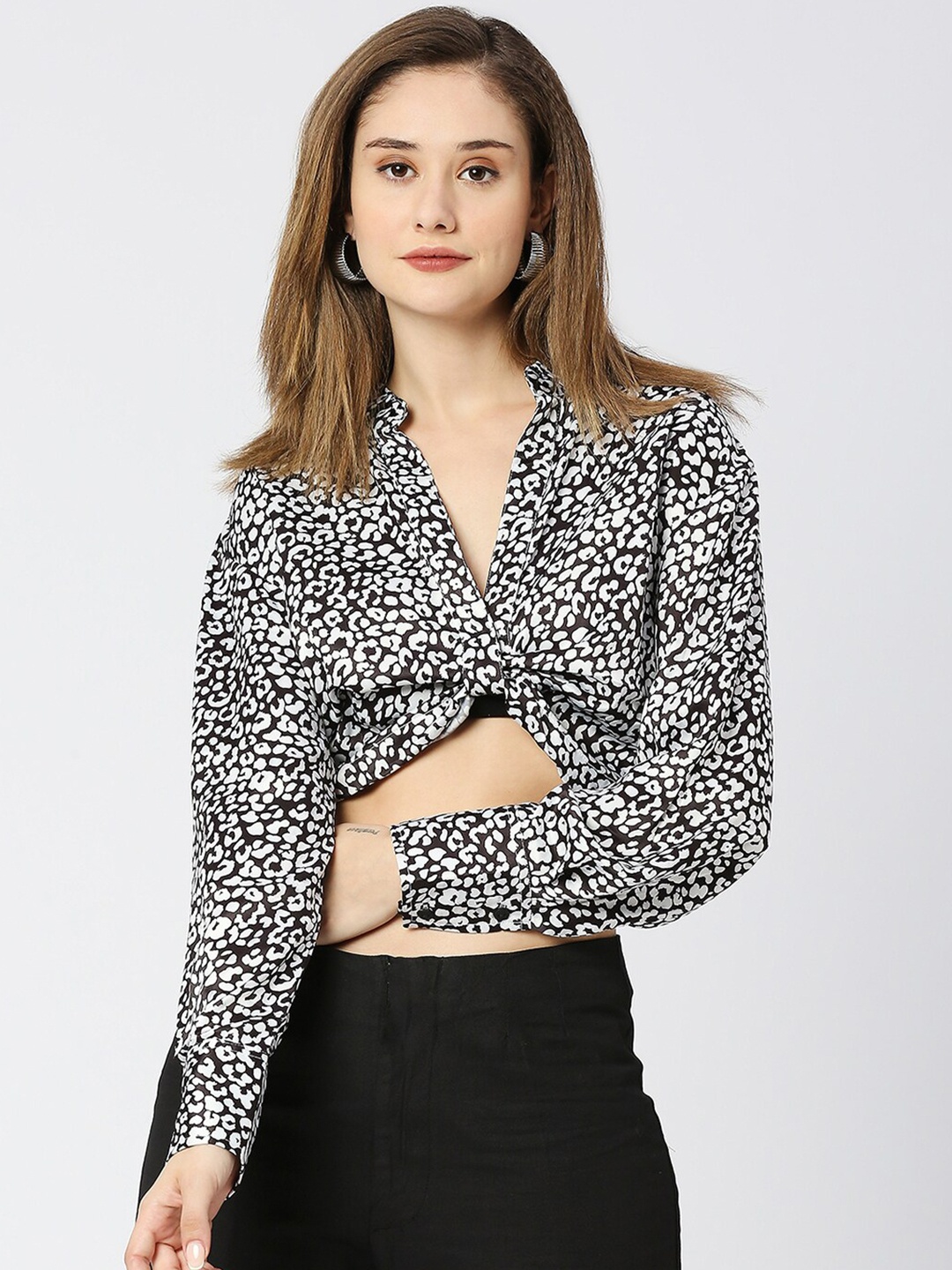 

Remanika Comfort Animal Printed Twisted Detail Shirt Style Crop Top, Black