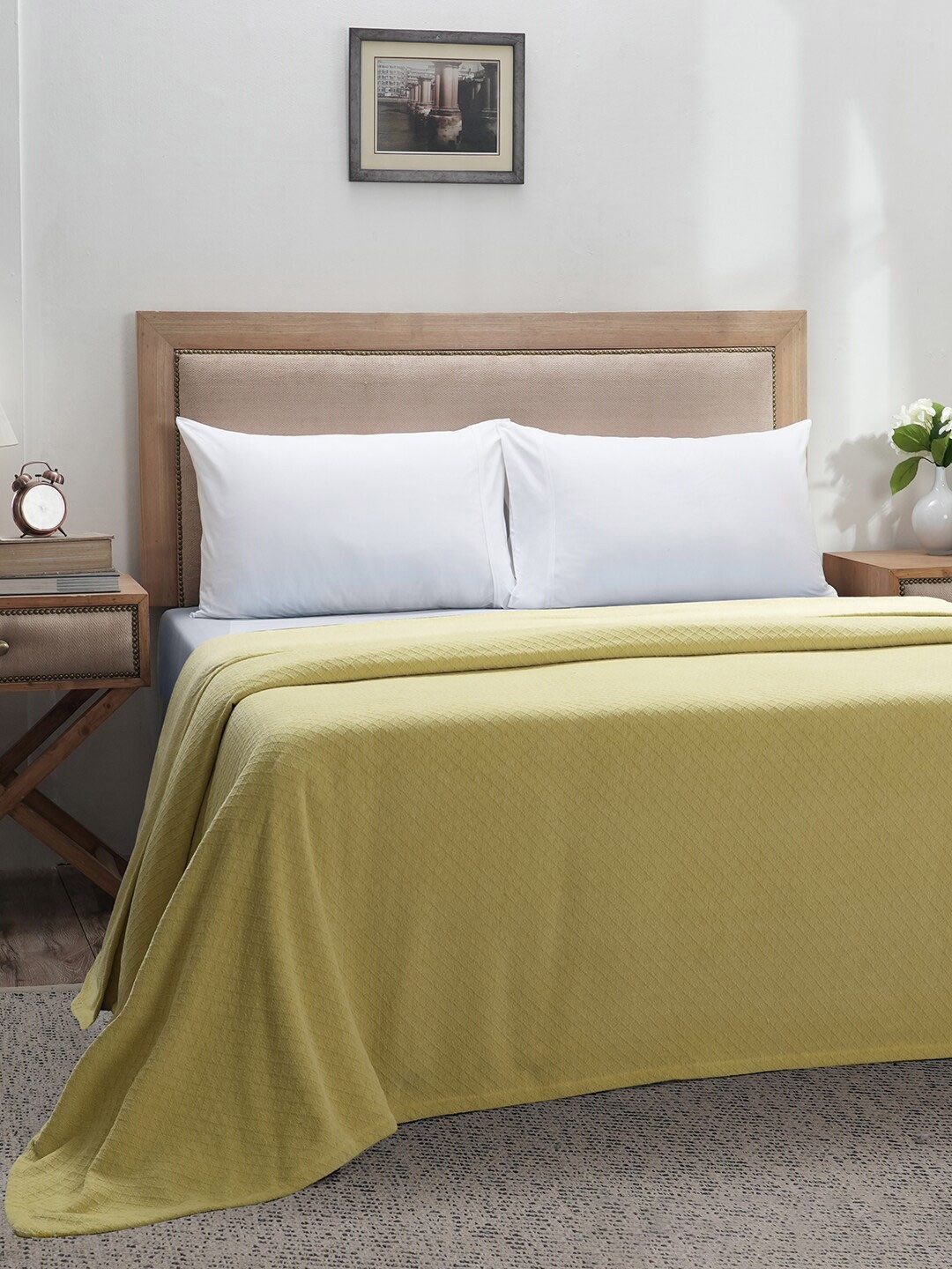 

MASPAR Colorart Blaize Yellow 256GSM Cotton Double Bed Cover