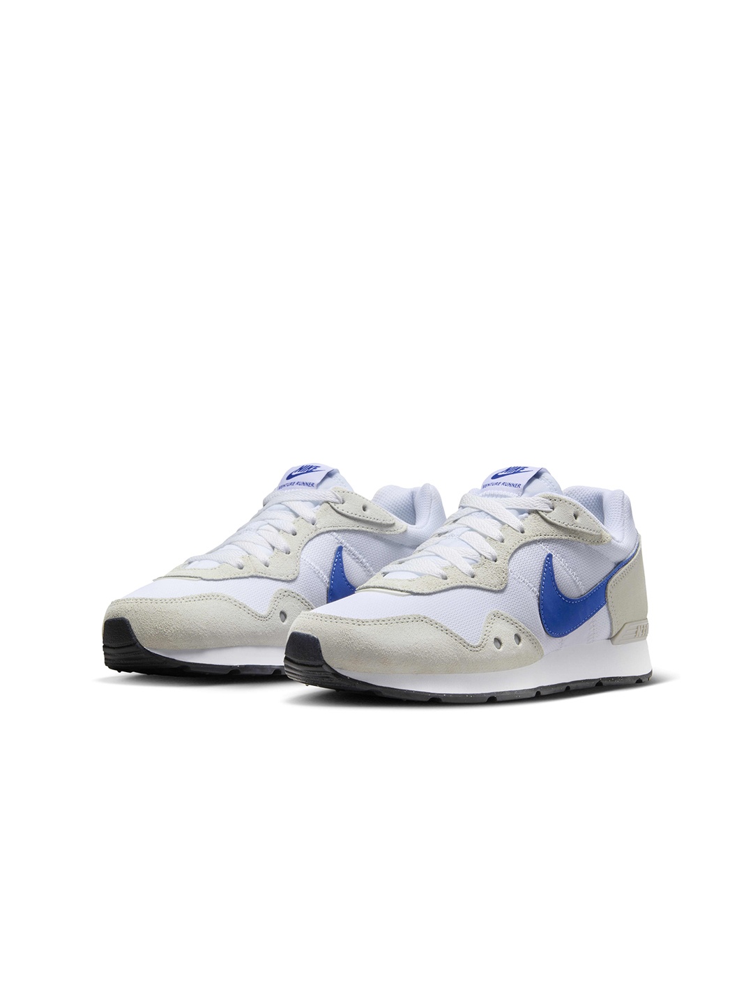 

Nike Women Venture Runner Running Shoes, White