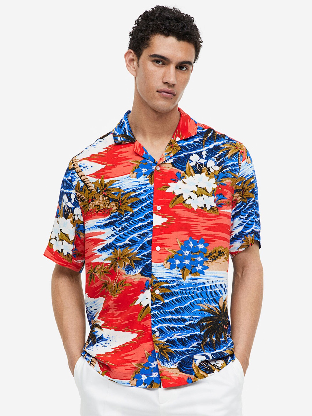 

H&M Men Relaxed Fit Patterned Resort Shirt, Multi