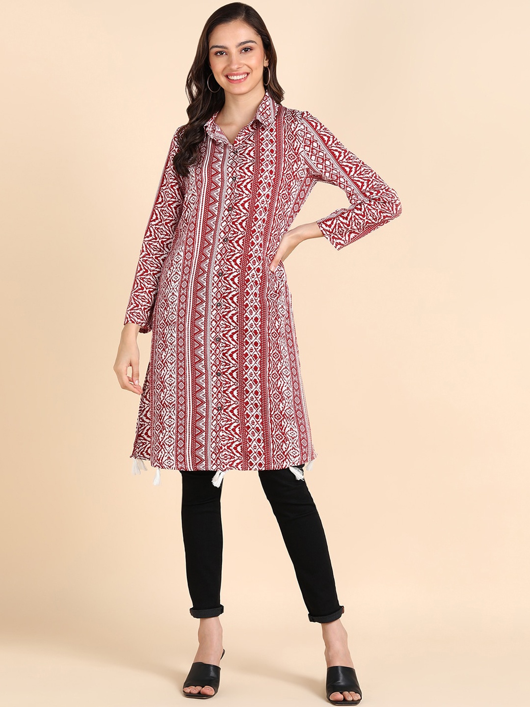 

DODO & MOA Maroon & White Ethnic Motifs Printed Shirt Collar Kurta