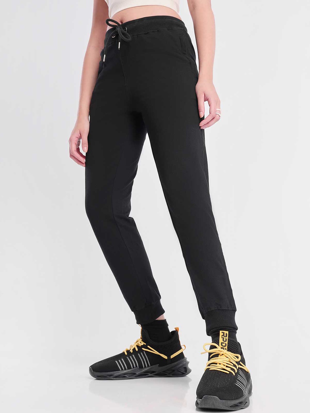 

NOBERO Women Mid-Rise Jogger Fit Trousers, Black