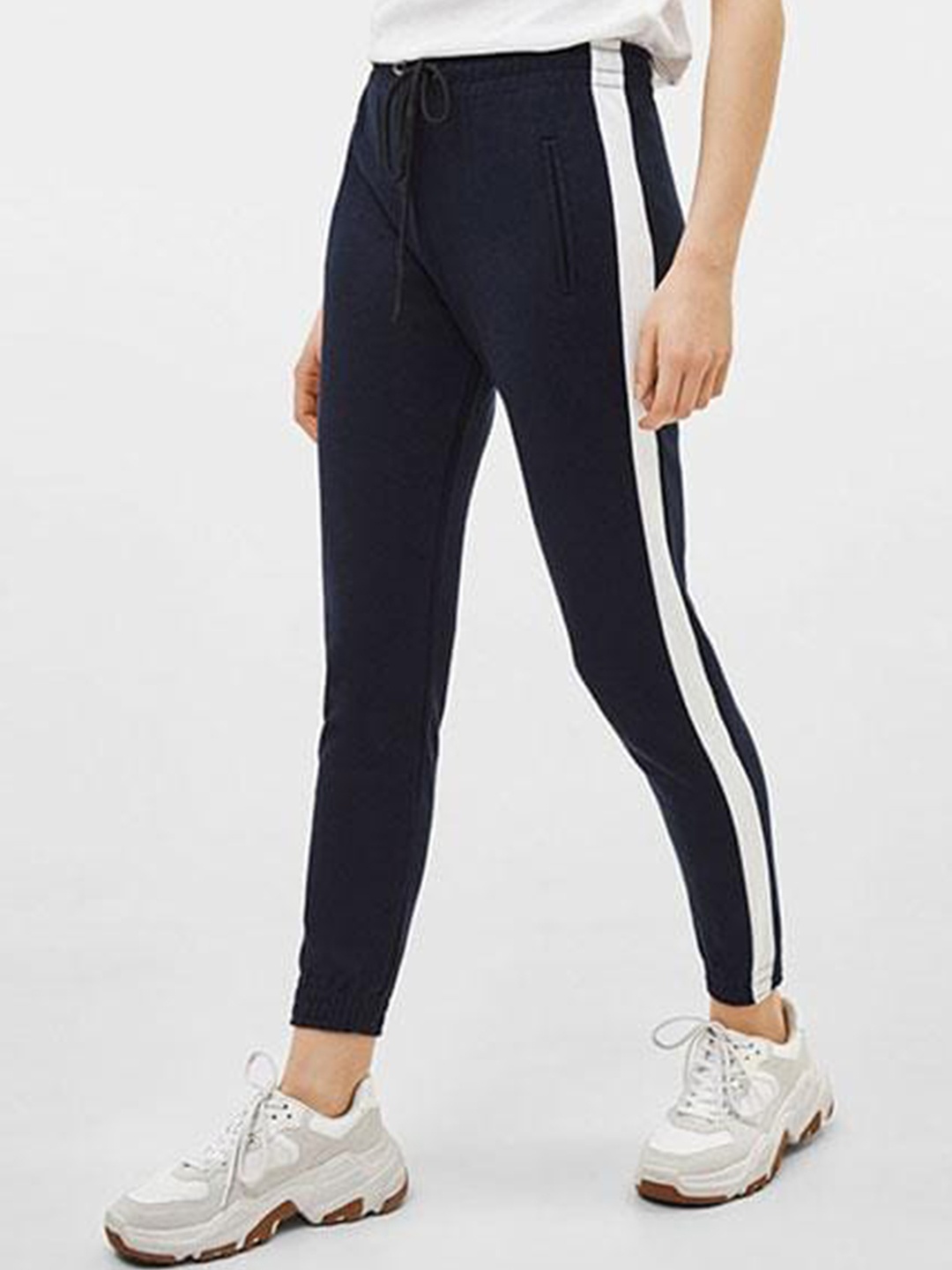 

NOBERO Women Mid-Rise Jogger Fit Trousers, Navy blue