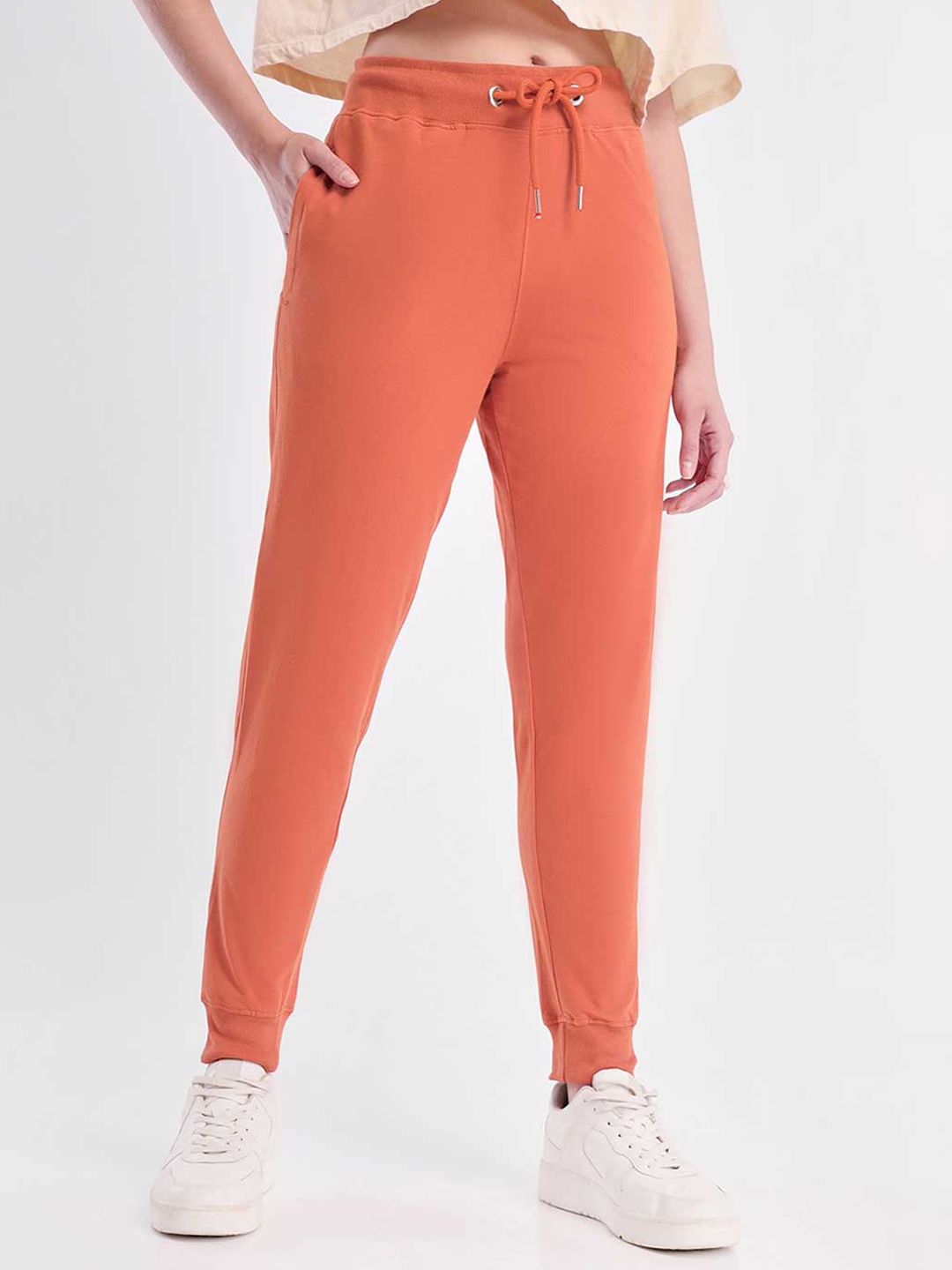 

NOBERO Women Mid-Rise Jogger Fit Trousers, Orange