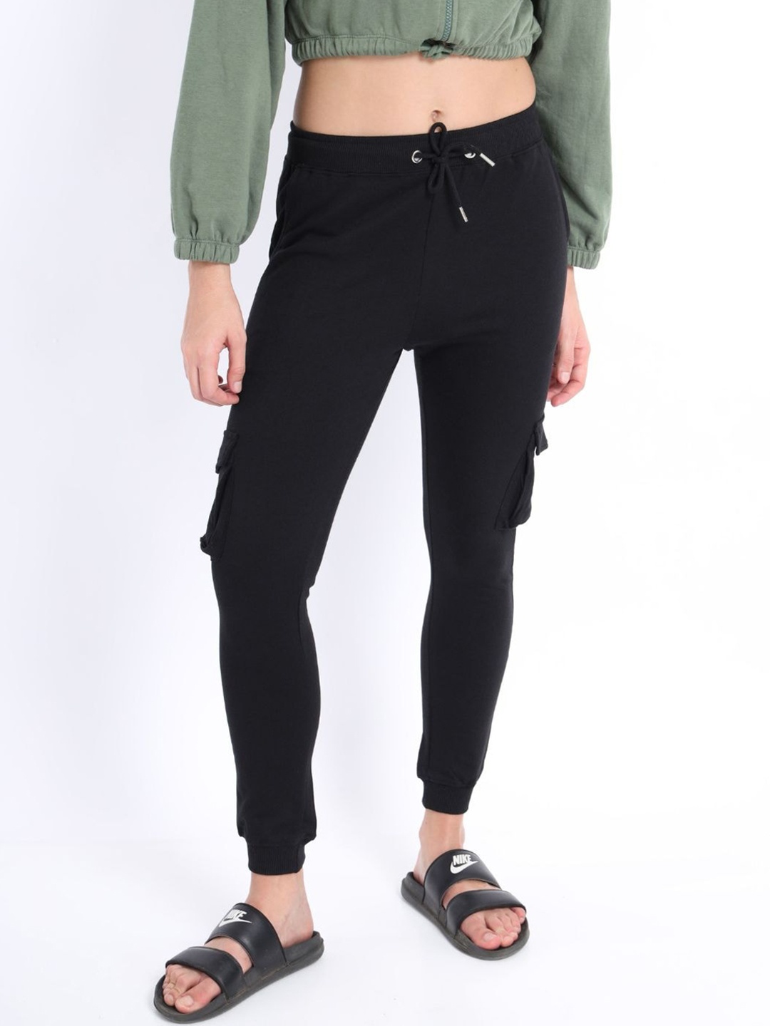 

NOBERO Women Mid-Rise Jogger Fit Trousers, Black
