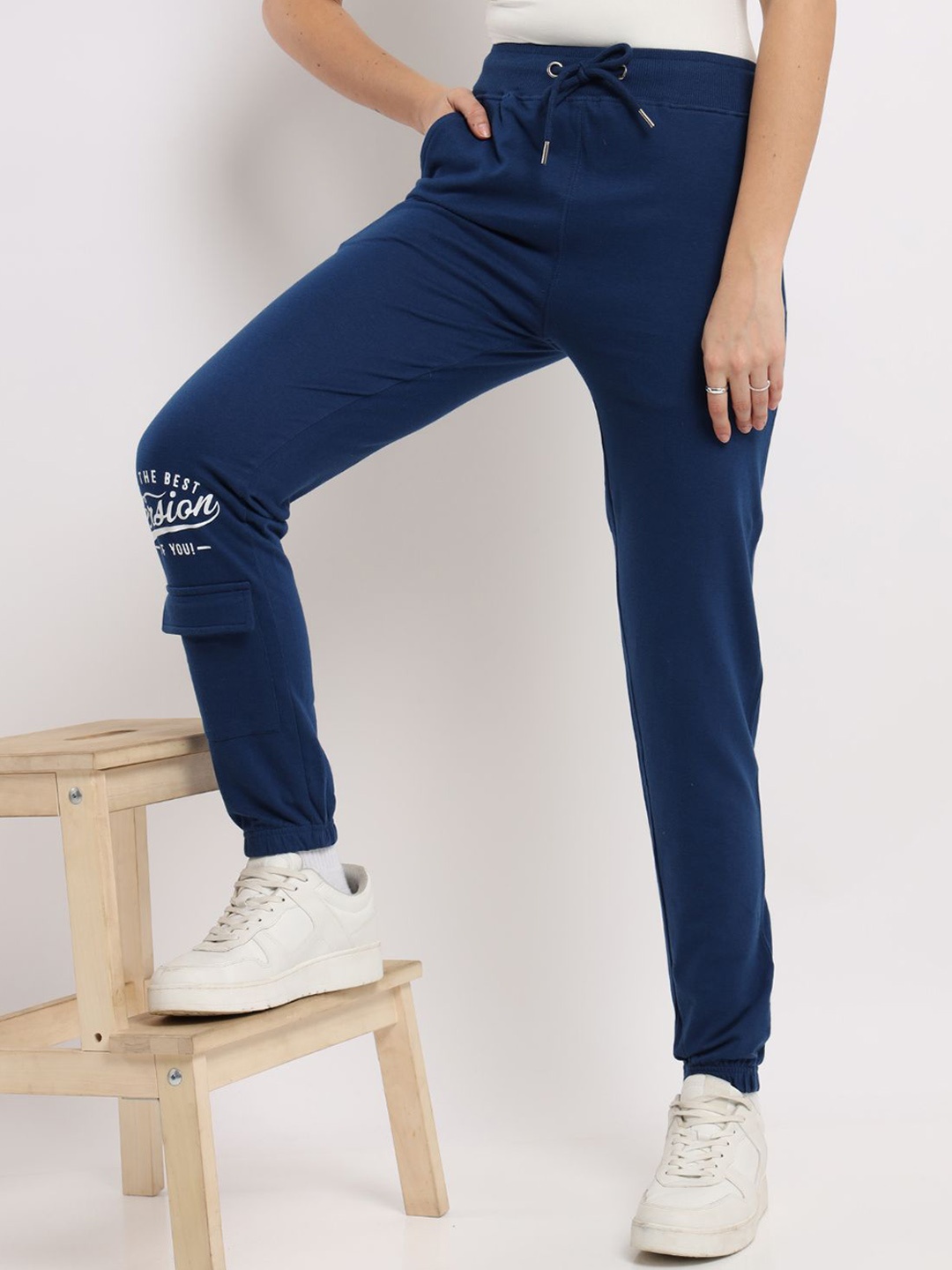 

NOBERO Women Mid-Rise Cotton Joggers, Navy blue