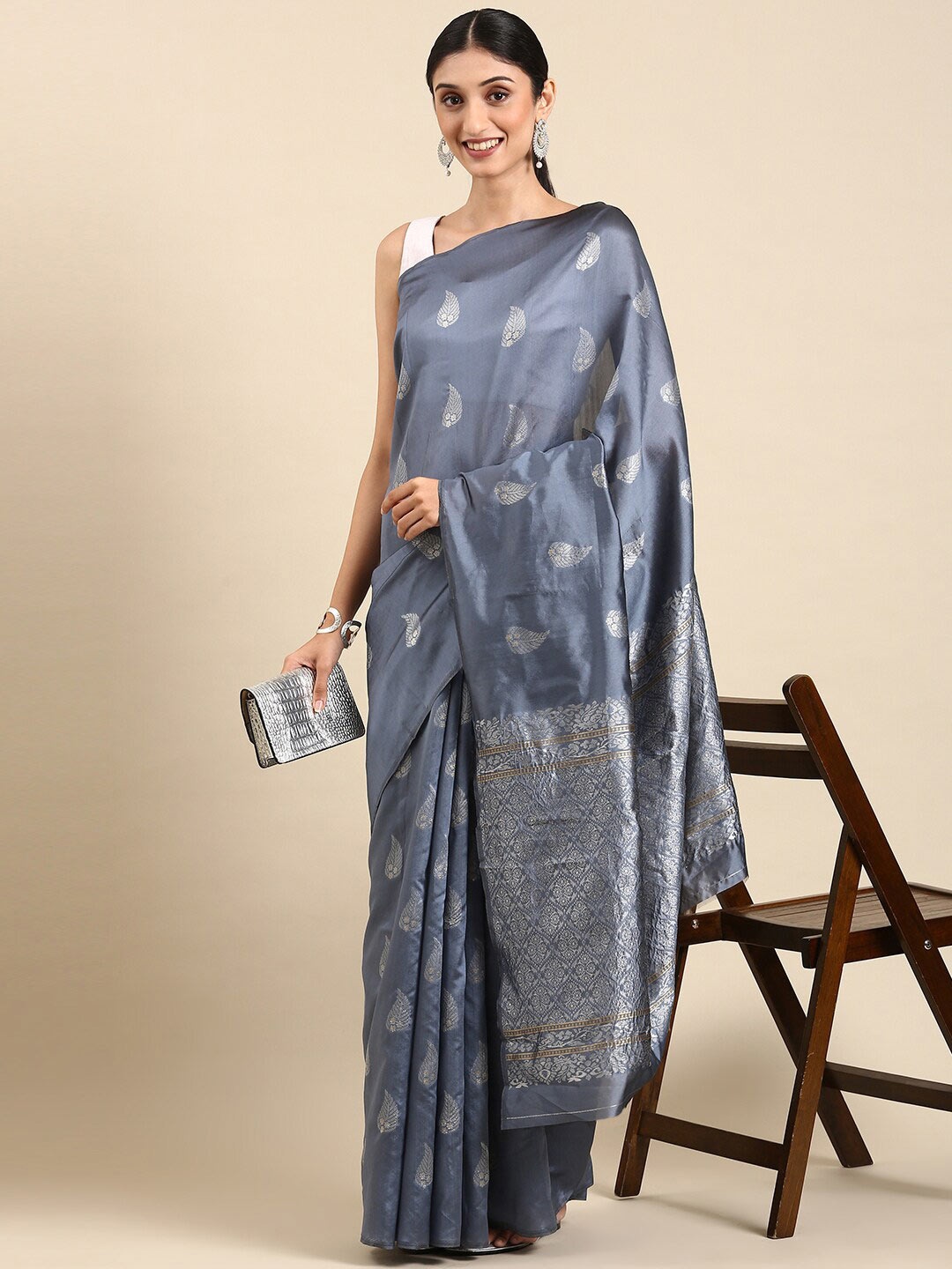 

Mitera Grey & Silver-Toned Woven Design Zari Silk Blend Mysore Silk Saree