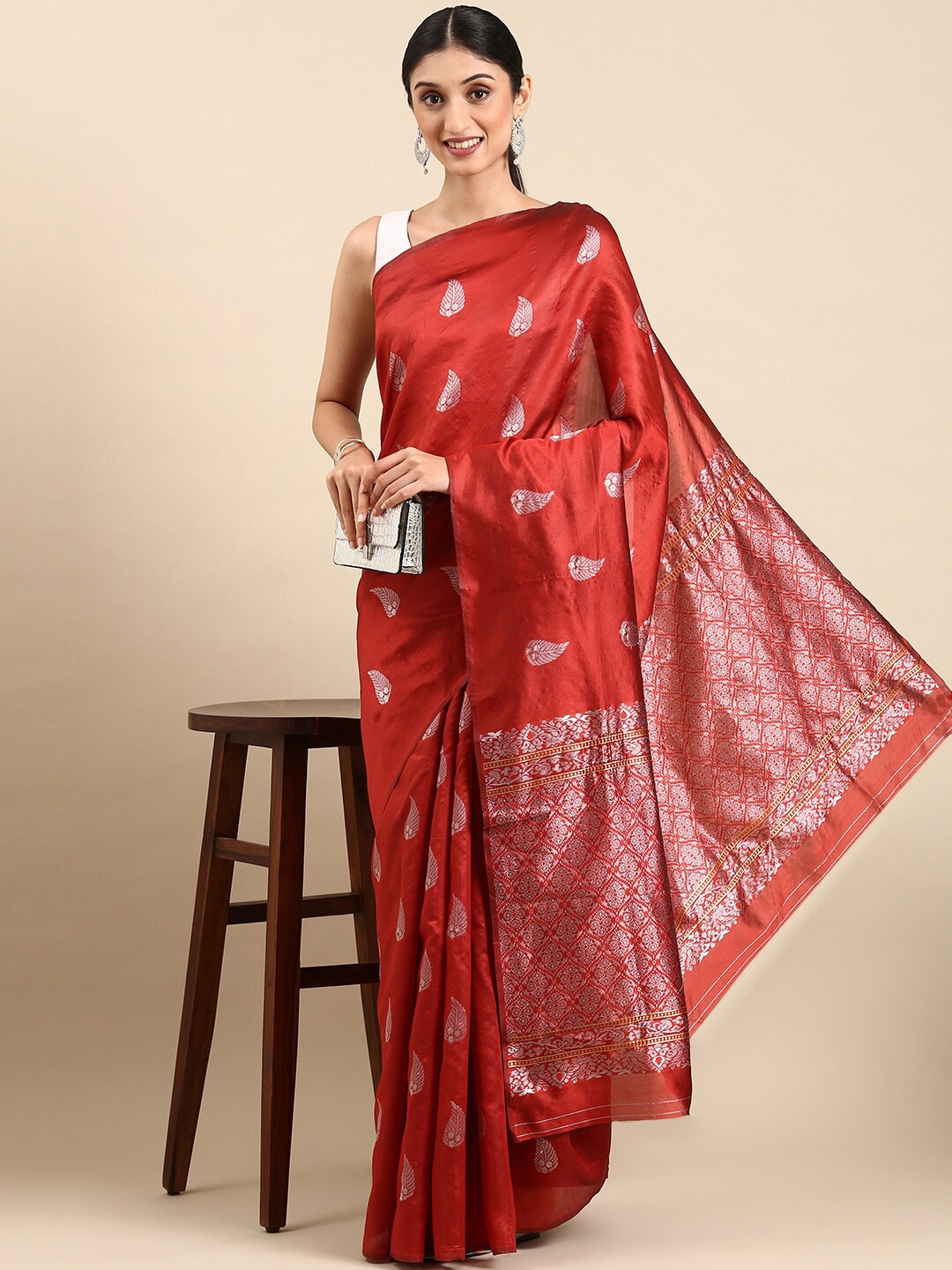 

Mitera Red & Silver-Toned Woven Design Zari Silk Blend Mysore Silk Saree