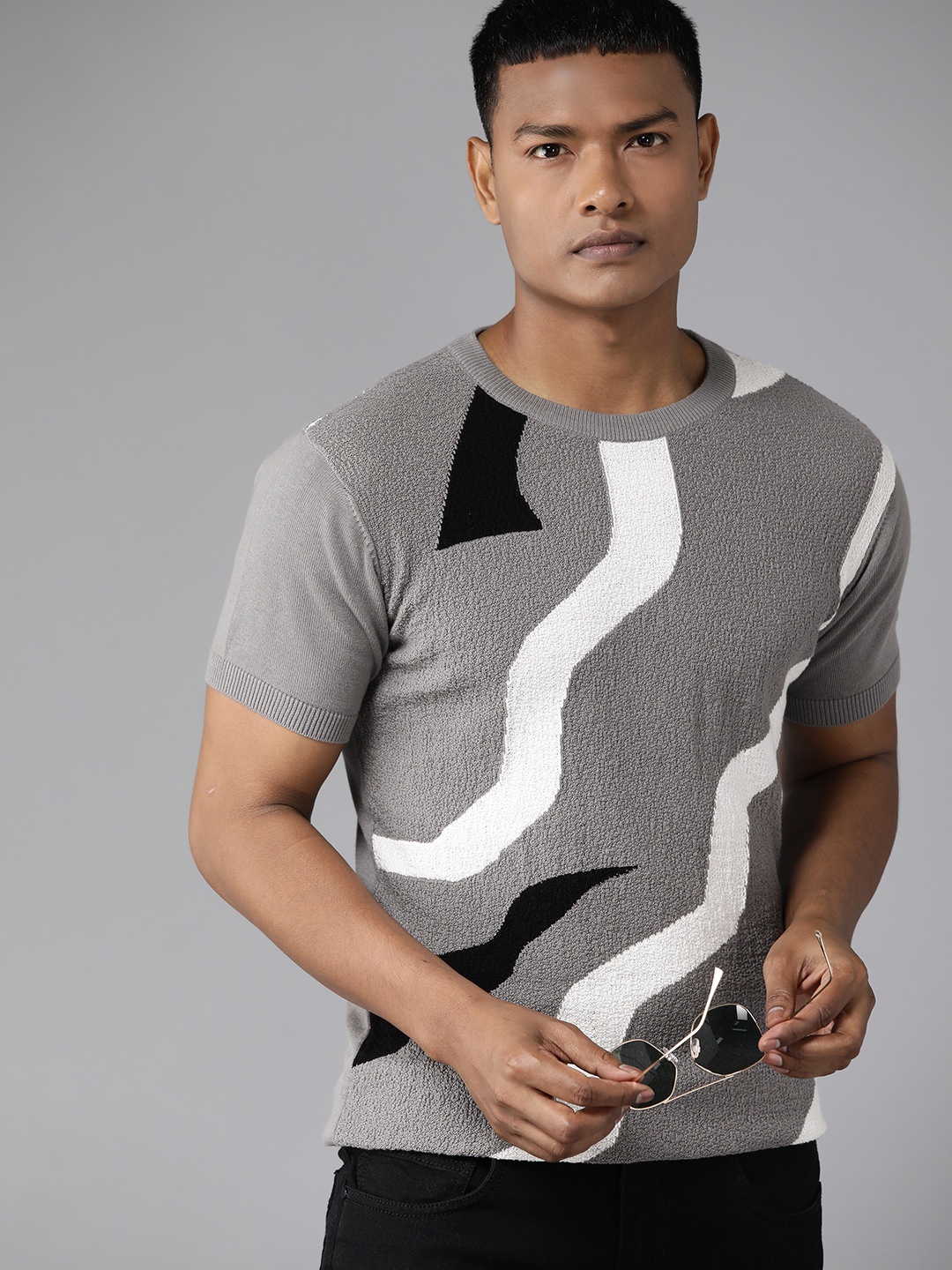 

Roadster Men Flat Knitted Abstract Print Pure Cotton T-shirt, Grey