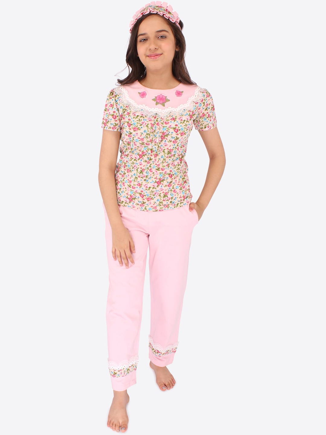 

CUTECUMBER Girls Floral Printed Night suit, Pink