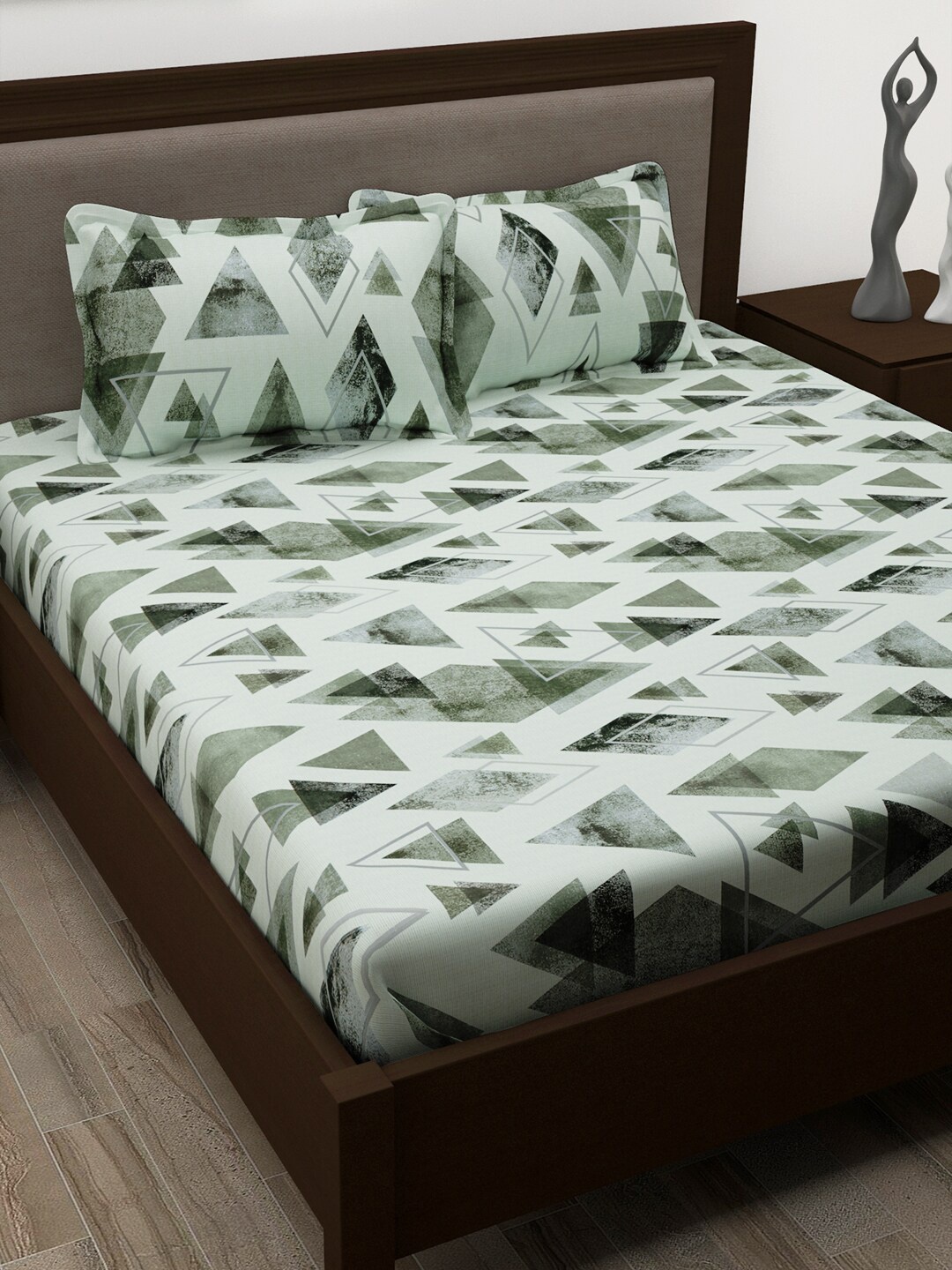 

Story@home Green Geometric Cotton 186 TC Queen Bedsheet With 2 Pillow Covers