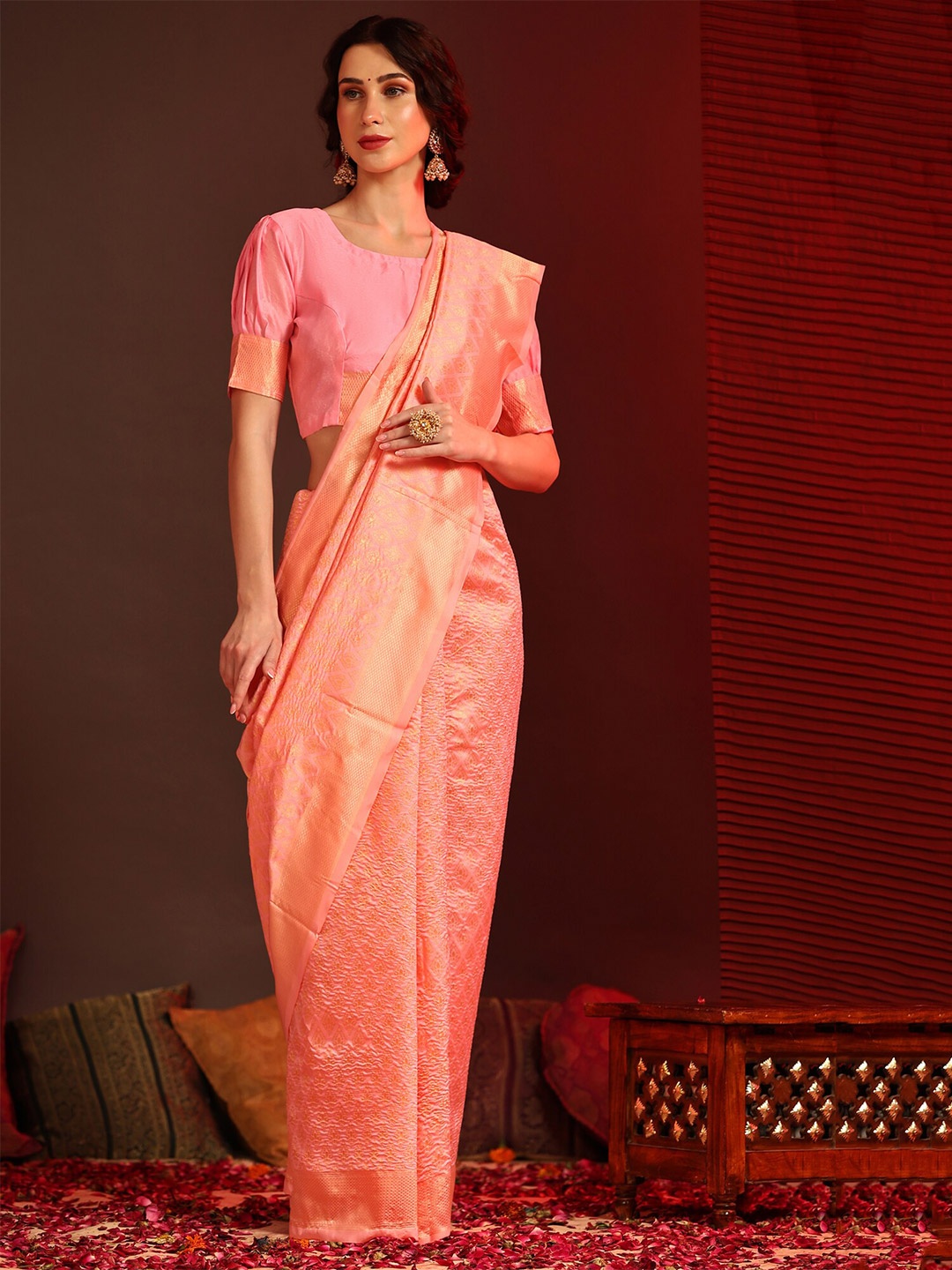 

Mitera Pink & Gold-Toned Woven Design Zari Banarasi Saree