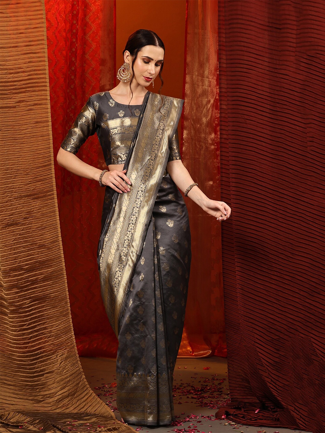

Mitera Grey & Gold-Toned Ethnic Motifs Woven Design Zari Banarasi Saree