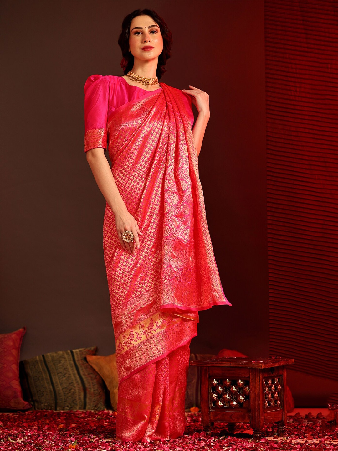 

Mitera Pink & Gold-Toned Woven Design Zari Silk Blend Banarasi Saree