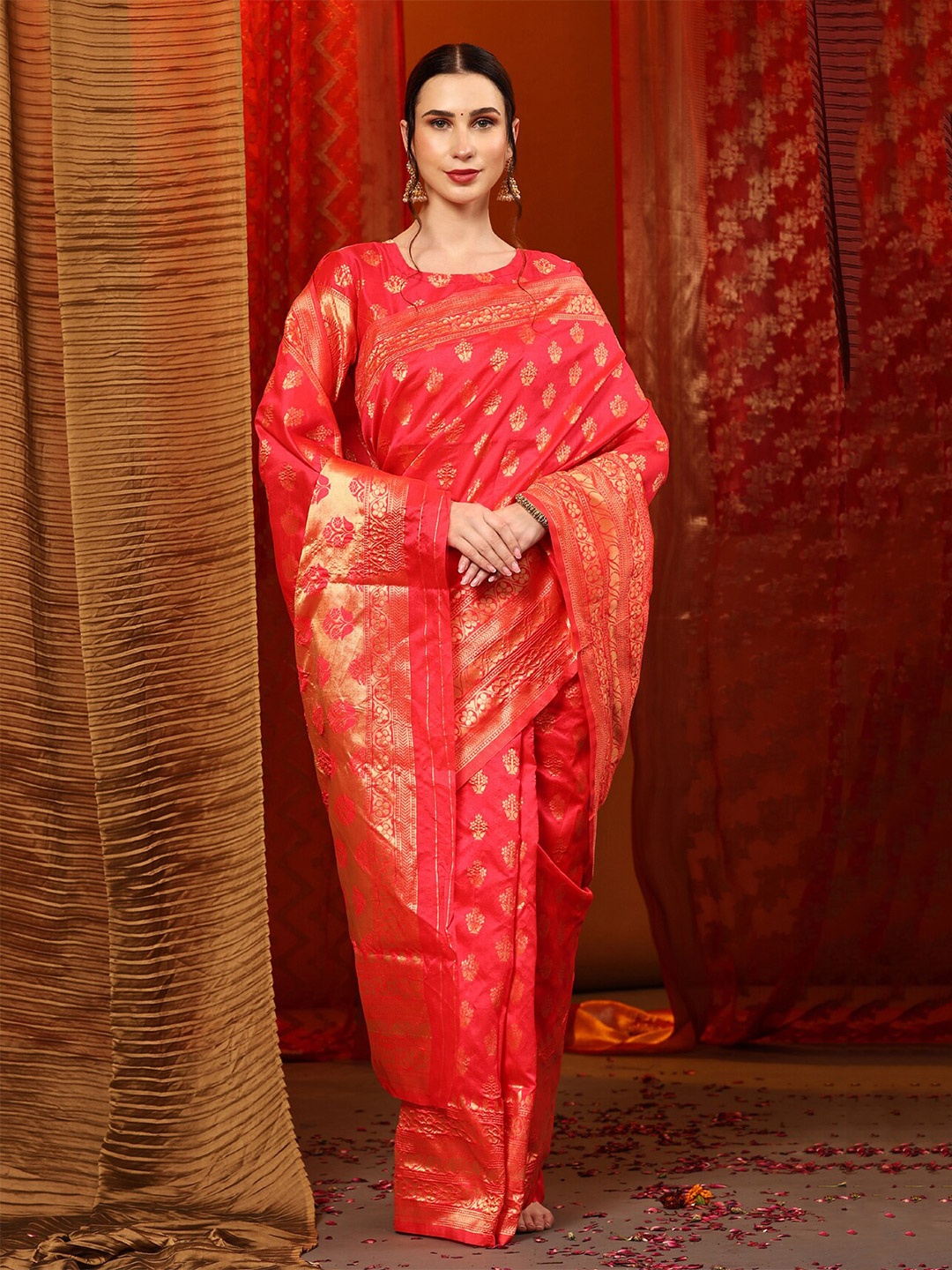 

Mitera Pink & Gold-Toned Woven Design Zari Silk Blend Banarasi Saree
