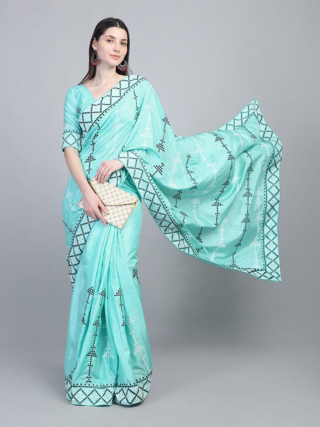 

Mitera Blue & White Ethnic Motif Embroidered Silk Cotton Saree