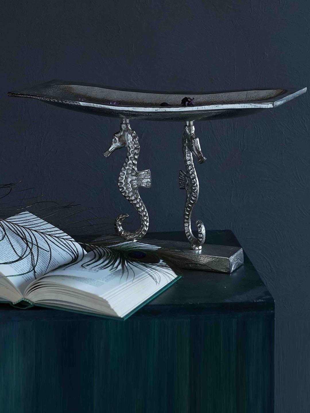 

Folkstorys 2 Pieces Sea Horse Linear Decor Serving Tray, Silver
