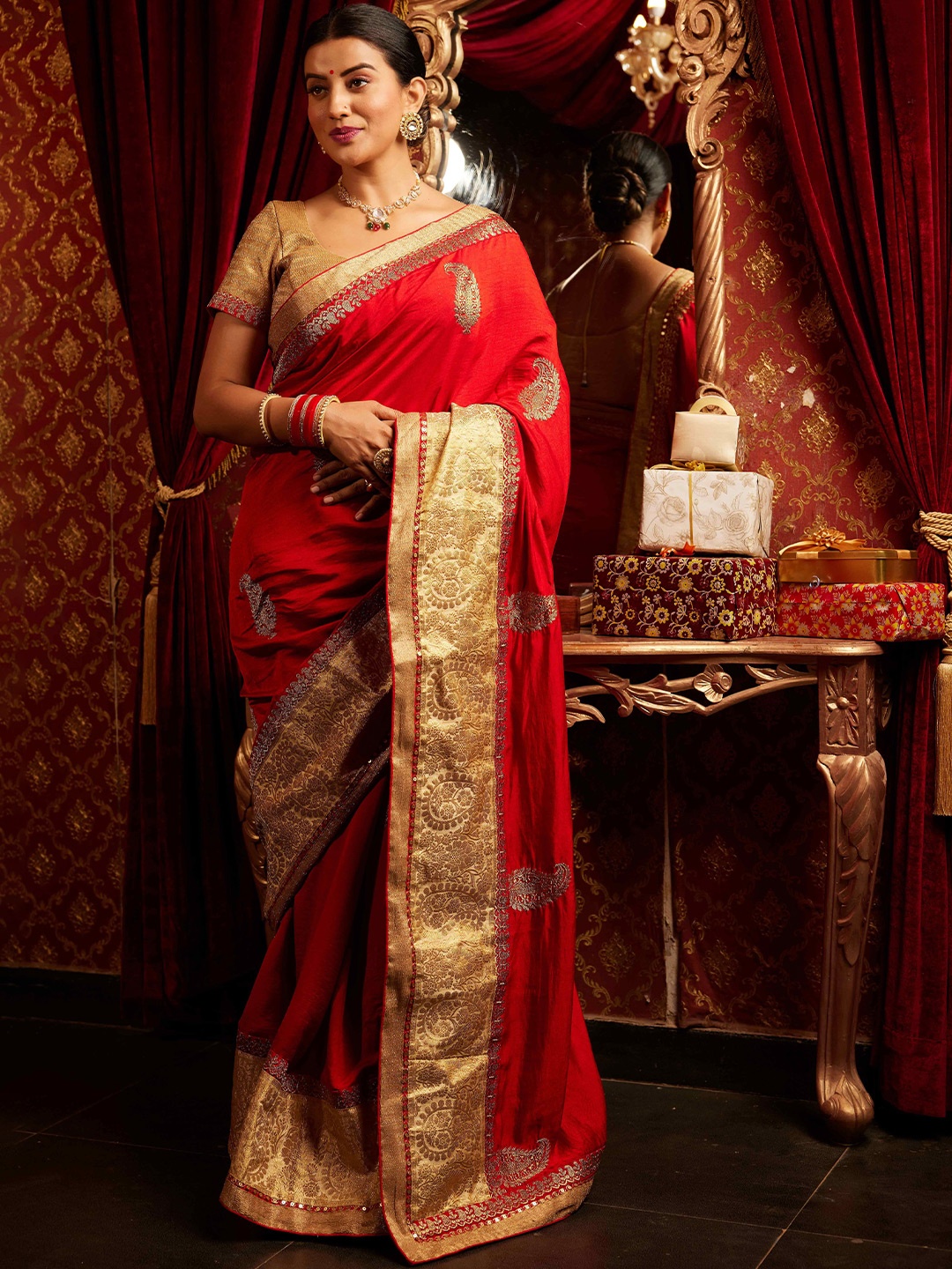 

Laxmipati Paisley Woven Design Zari Saree, Red