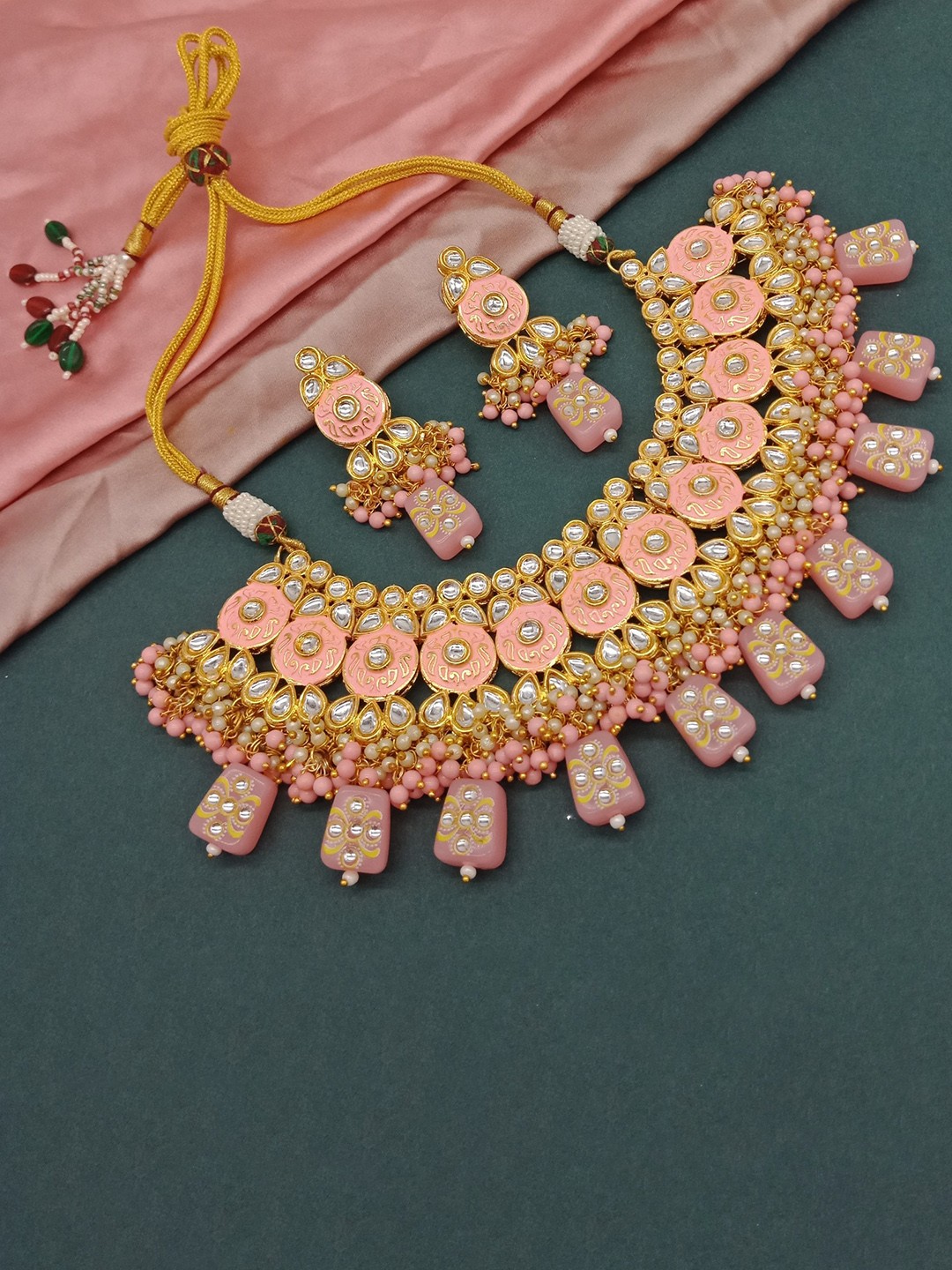 

AASHISH IMITATION Gold-Plated Kundan Studded & Beaded Jewellery Set