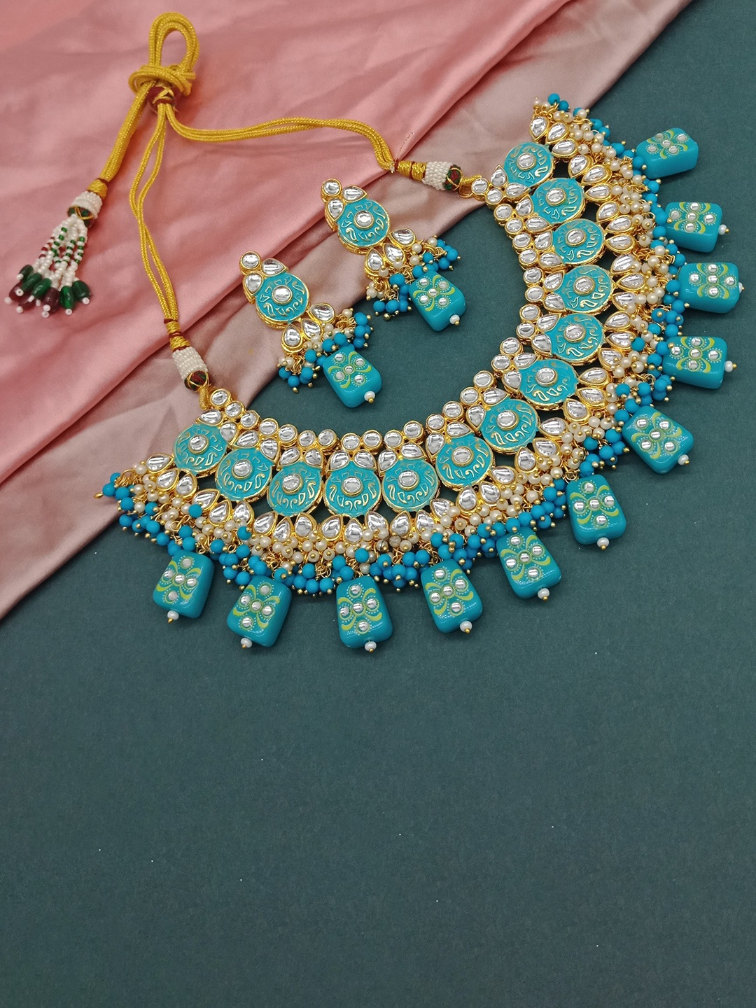 

AASHISH IMITATION Gold-Plated Kundan Studded & Beaded Jewellery Set