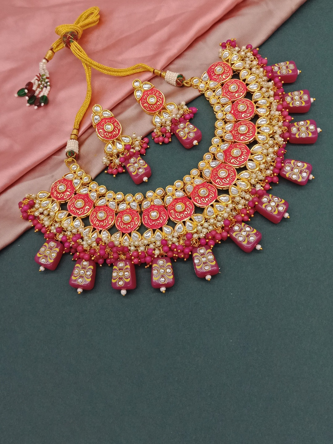 

AASHISH IMITATION Gold-Plated Kundan-Studded & Beaded Jewellery Set