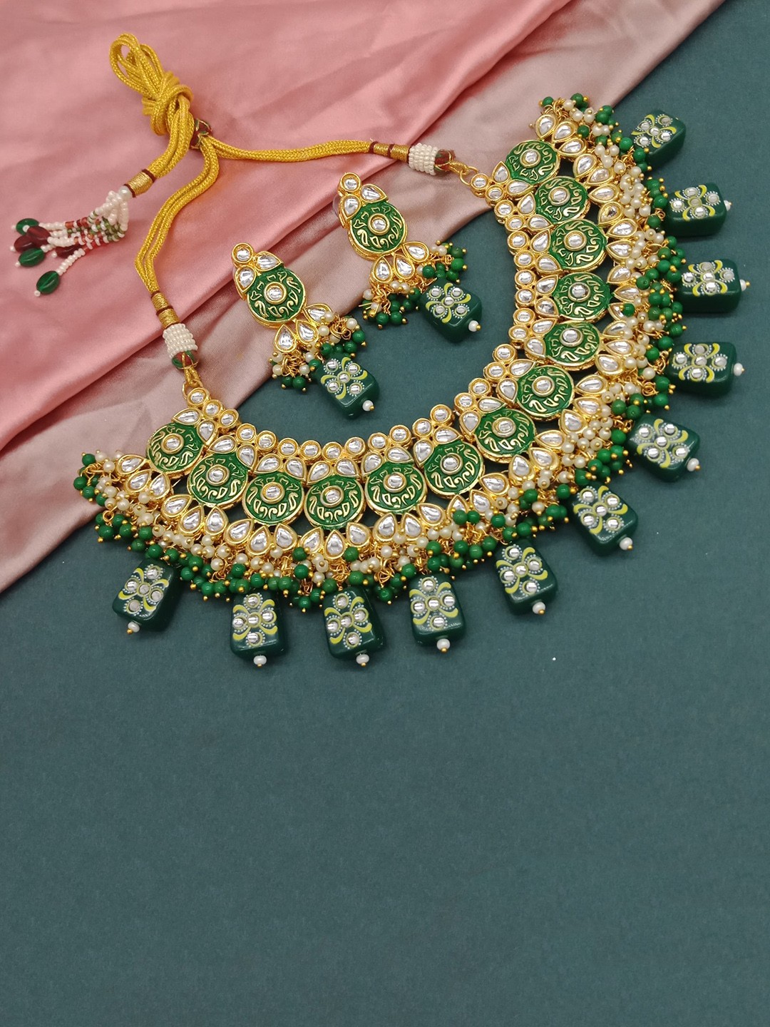

AASHISH IMITATION Gold-Plated Stone-Studded Necklace With Earrnings Set