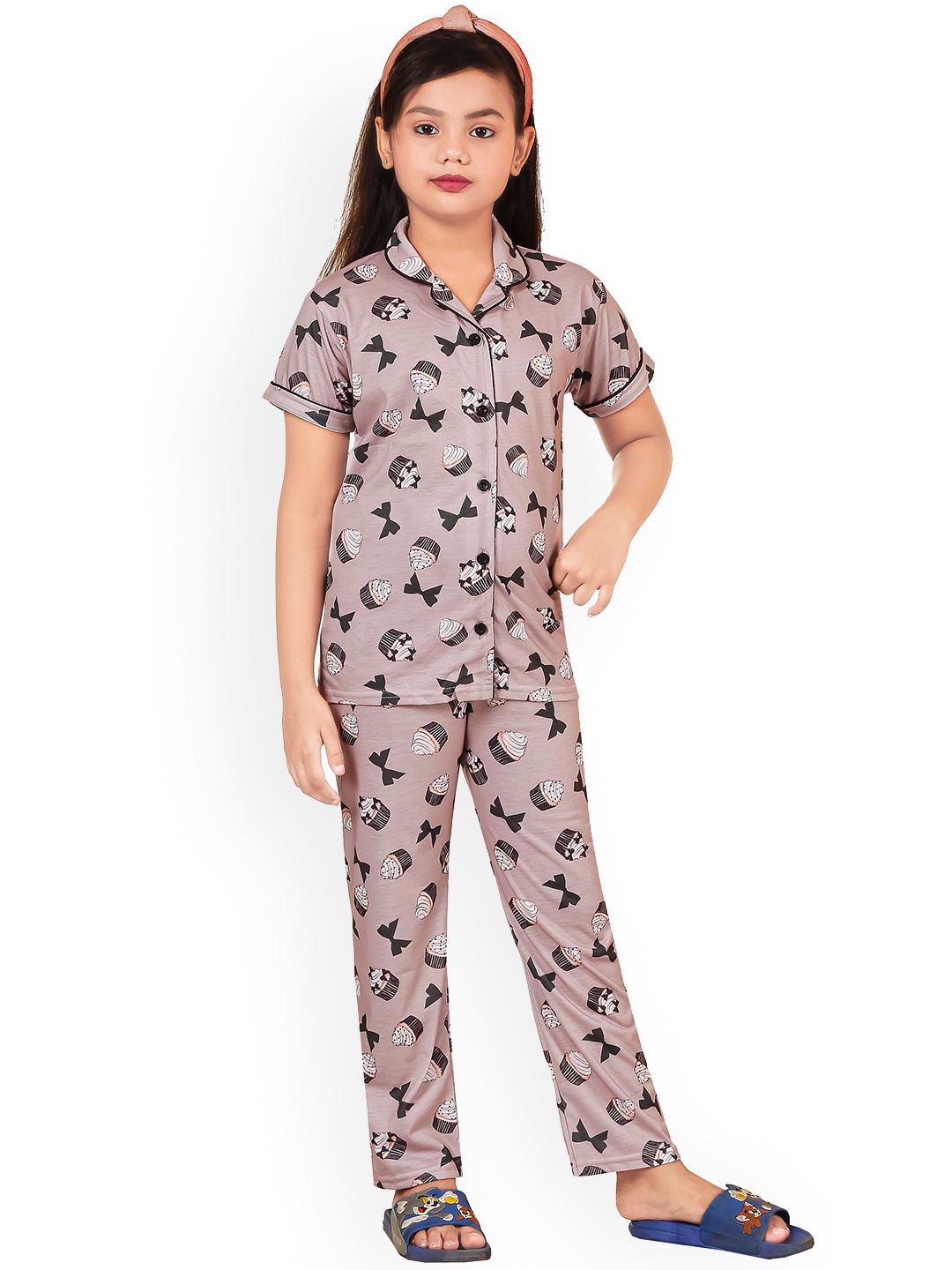 

BURBN Girls Graphic Printed Printed Night suit, Grey