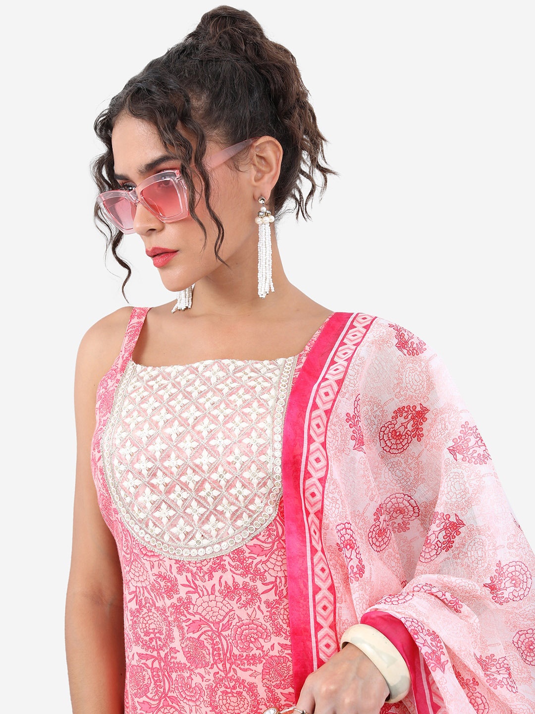 

KETCH Floral Printed Sequinned Regular Kurti & Sharara & Dupatta, Pink
