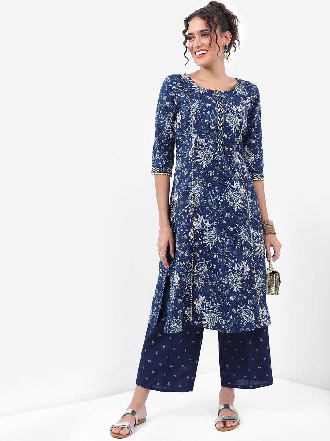 

KETCH Floral Printed Panalled Kurta with Palazzos, Navy blue