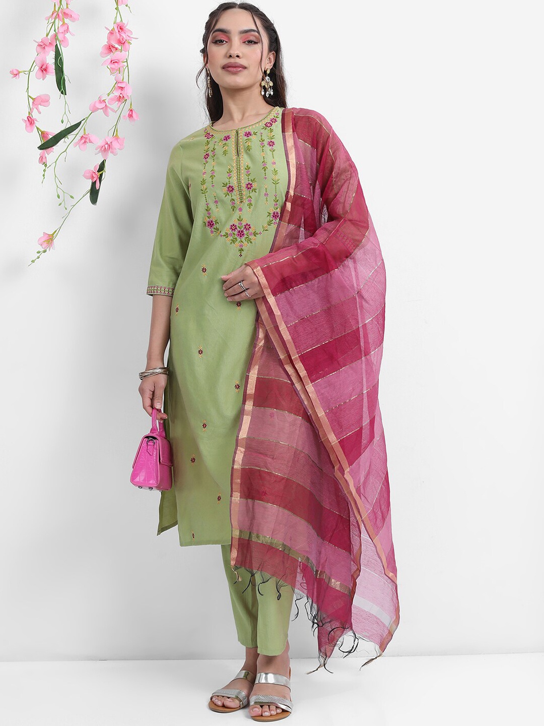 

KETCH Ethnic Motifs Embroidered Kurta With Trousers & Dupatta, Green