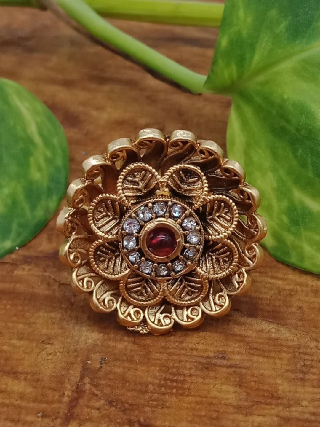 

AASHISH IMITATION Copper-Plated Stone-Studded Copper Finger Ring