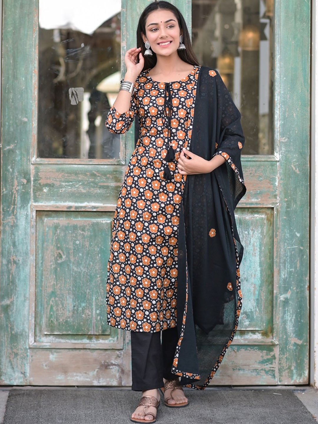 

Hatheli Floral Printed Sequinned Pure Cotton Kurta with Trousers & Dupatta, Black