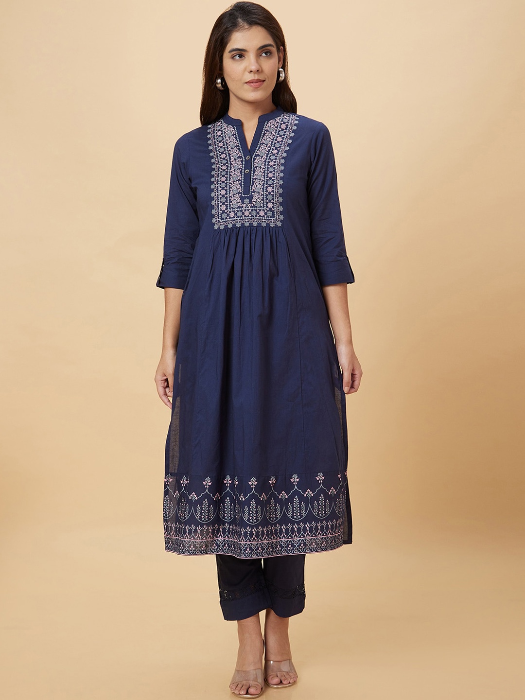 

Globus Ethnic Motifs Embroidered Pleated A-Line Kurta with Trousers, Navy blue