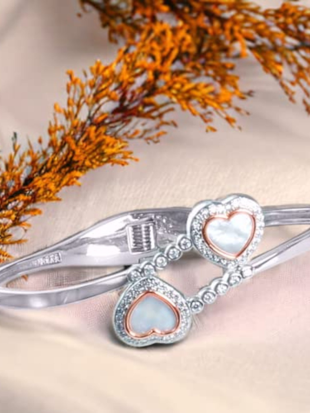 

Taraash 925 Sterling Silver Rhodium-Plated Double Heart Bangle