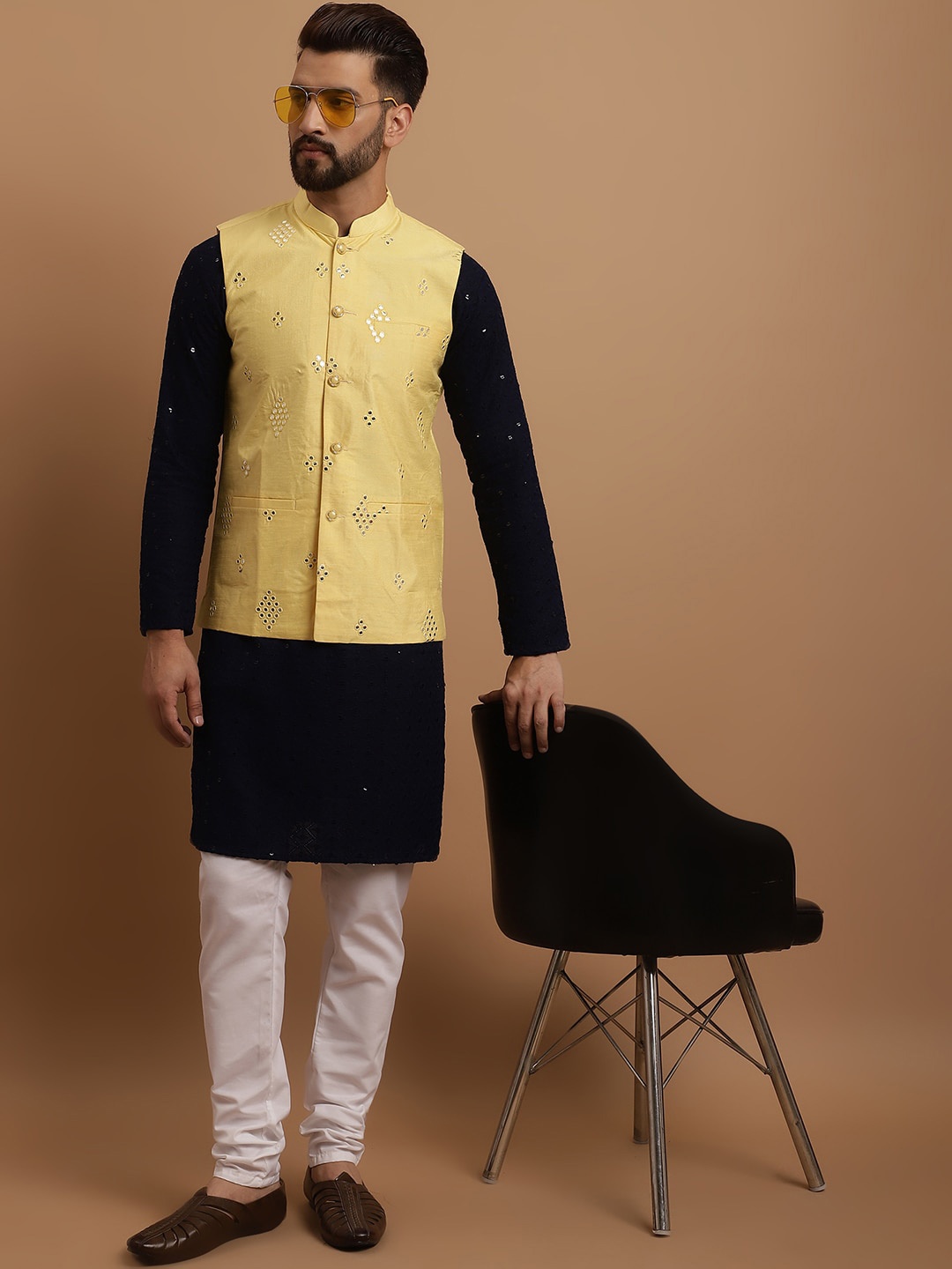 

SOJANYA Embroidered Pure Cotton Kurta with Pyjamas, Black