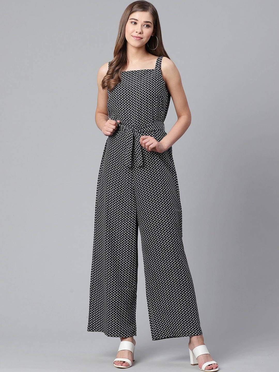 

Sleek Italia Printed Shoulder Straps Basic Jumpsuit, Black