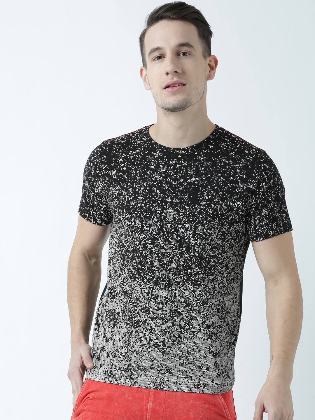 

Huetrap Men Black Printed Round Neck T-shirt