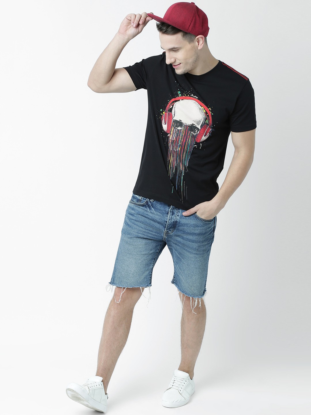 

Huetrap Men Black Printed Round Neck T-shirt
