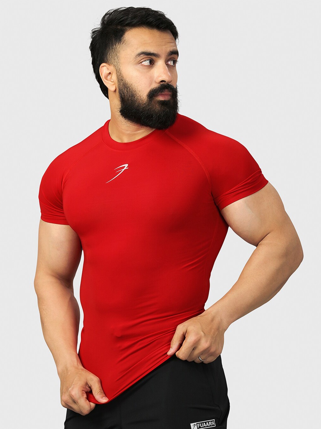 

FUAARK Round Neck Moisture Wicking Compression Fit T-shirt, Red