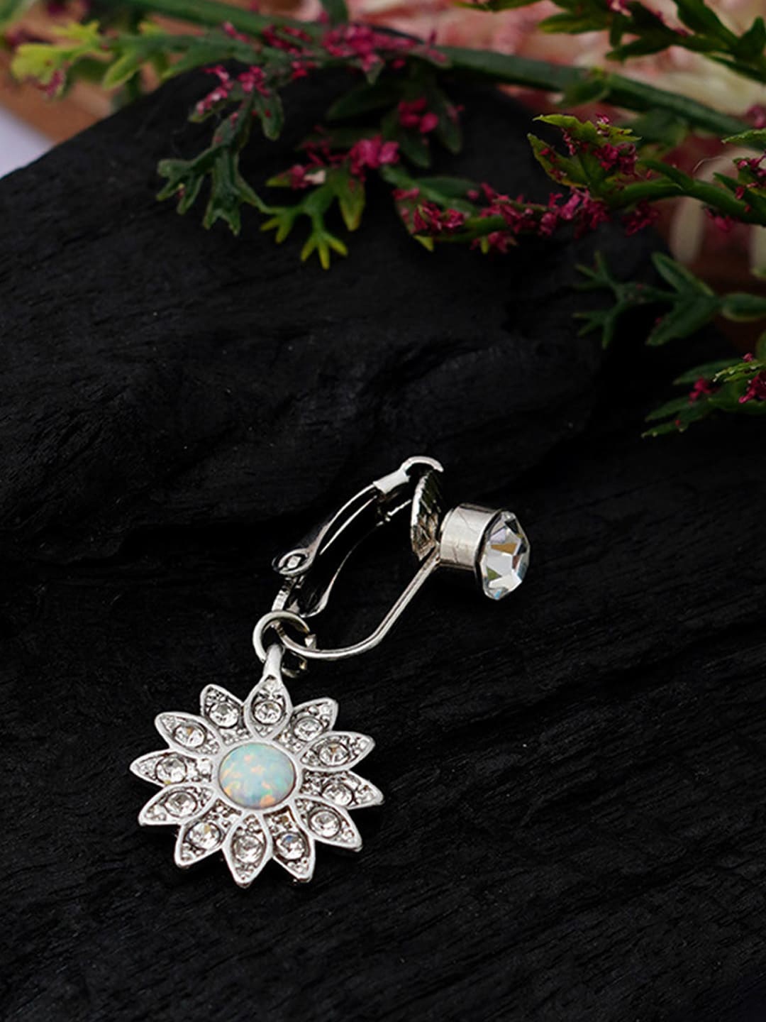 

Ferosh Marble Centered Flower Charm Silver Belly Button Saree Clip