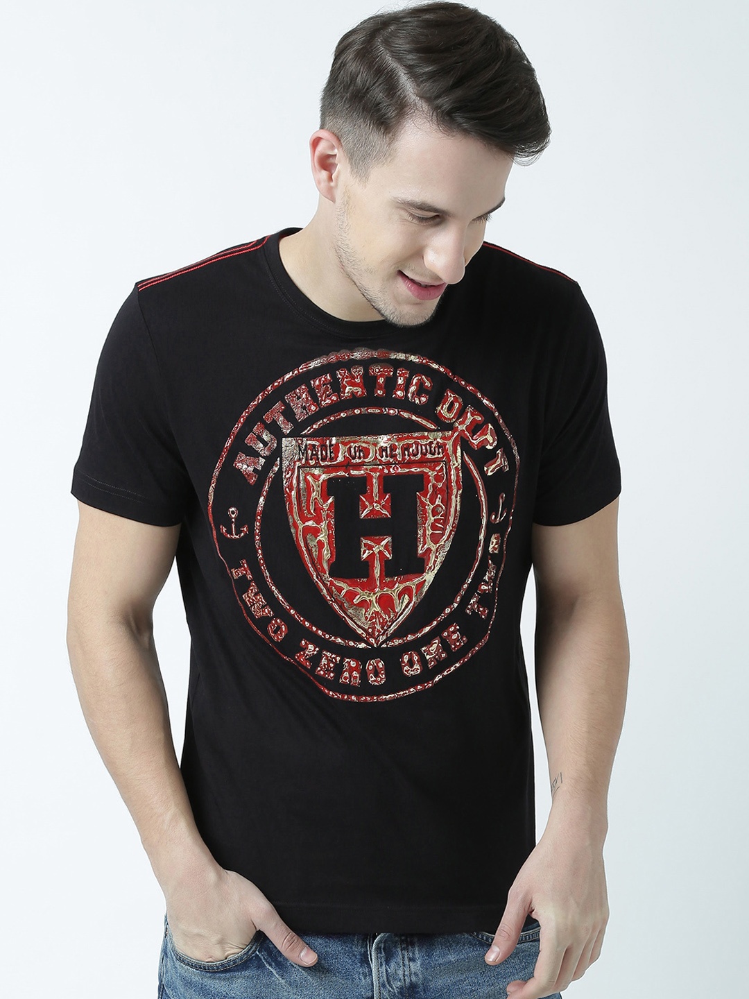 

Huetrap Men Black Printed Round Neck T-shirt