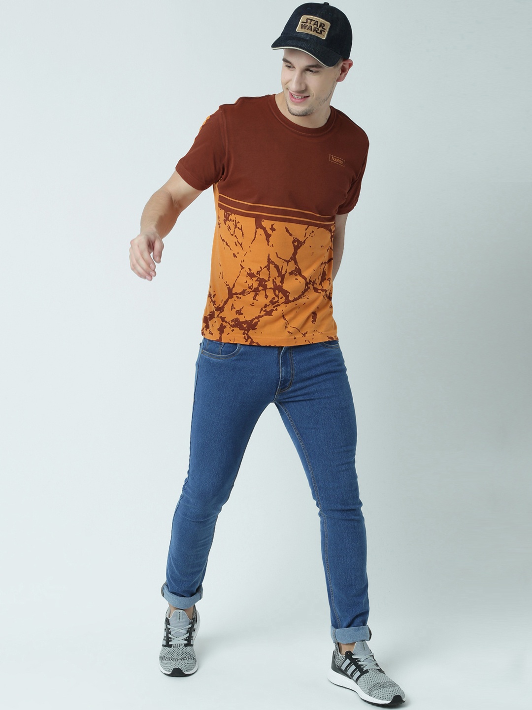 

Huetrap Men Orange Printed Round Neck T-shirt