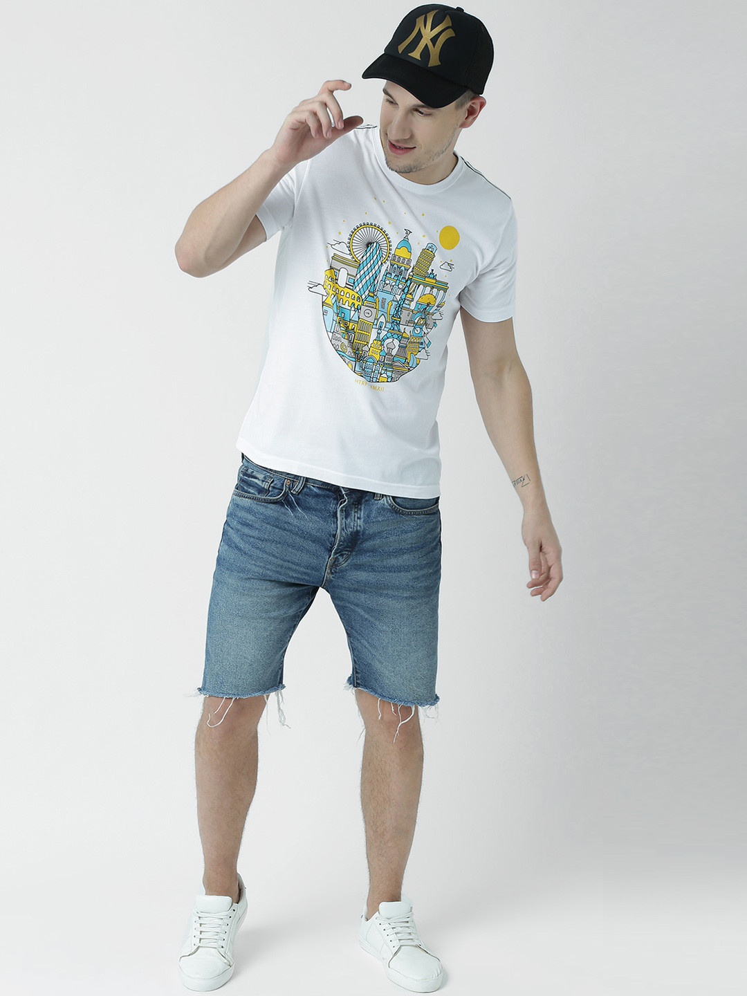 

Huetrap Men White Printed Round Neck T-shirt