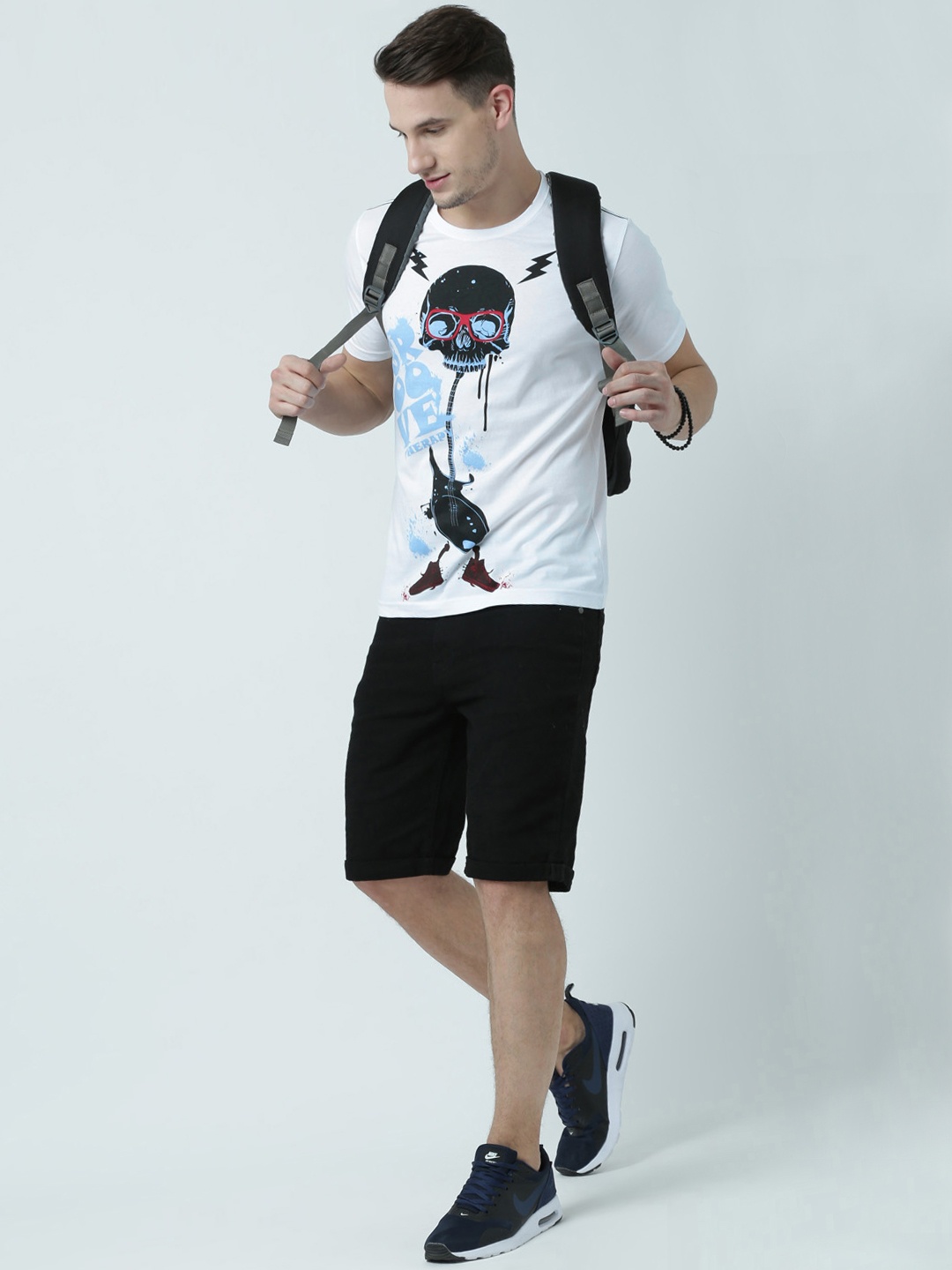 

Huetrap Men White Printed Round Neck T-shirt