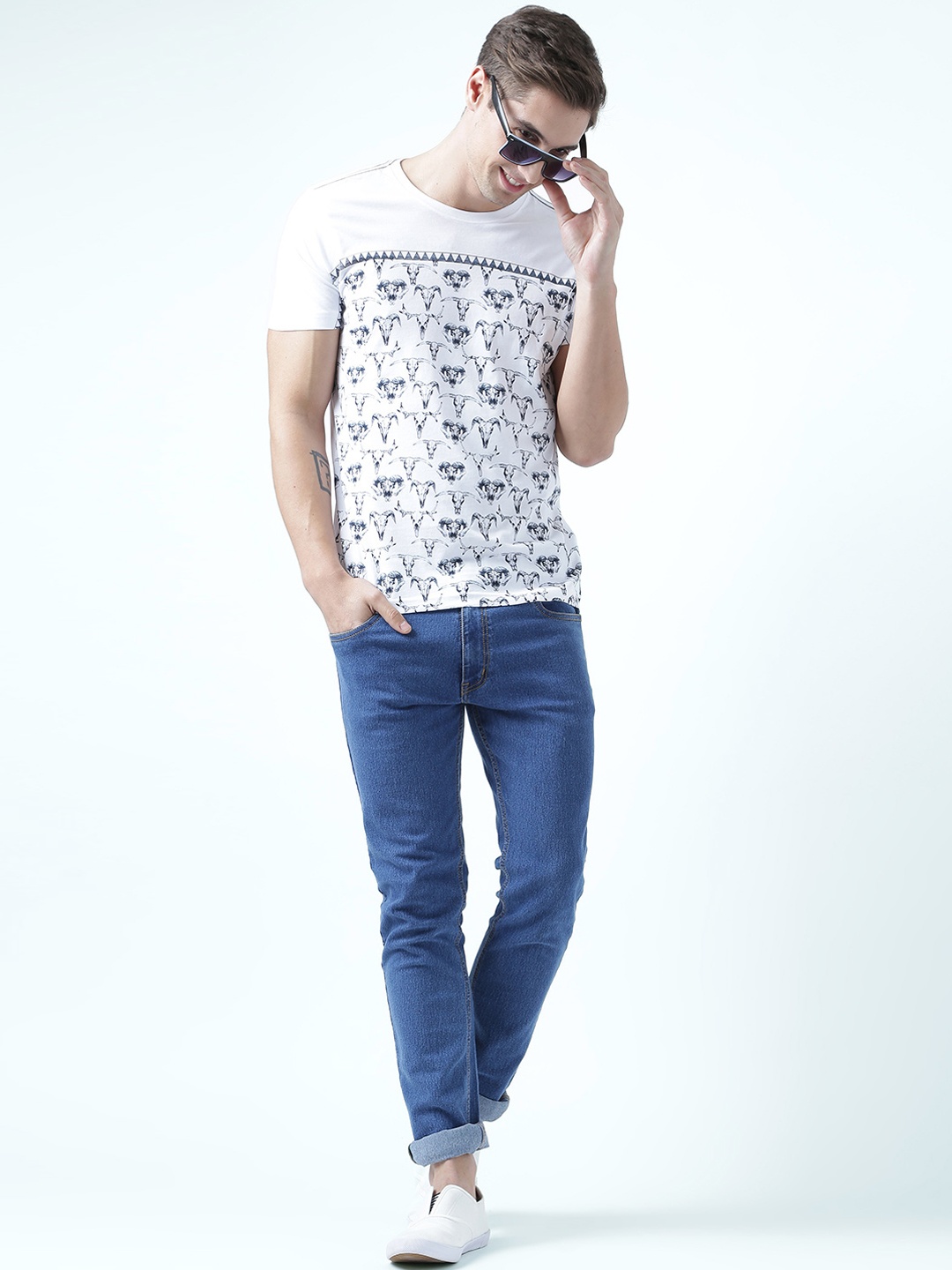 

Huetrap Men White Printed Round Neck T-shirt